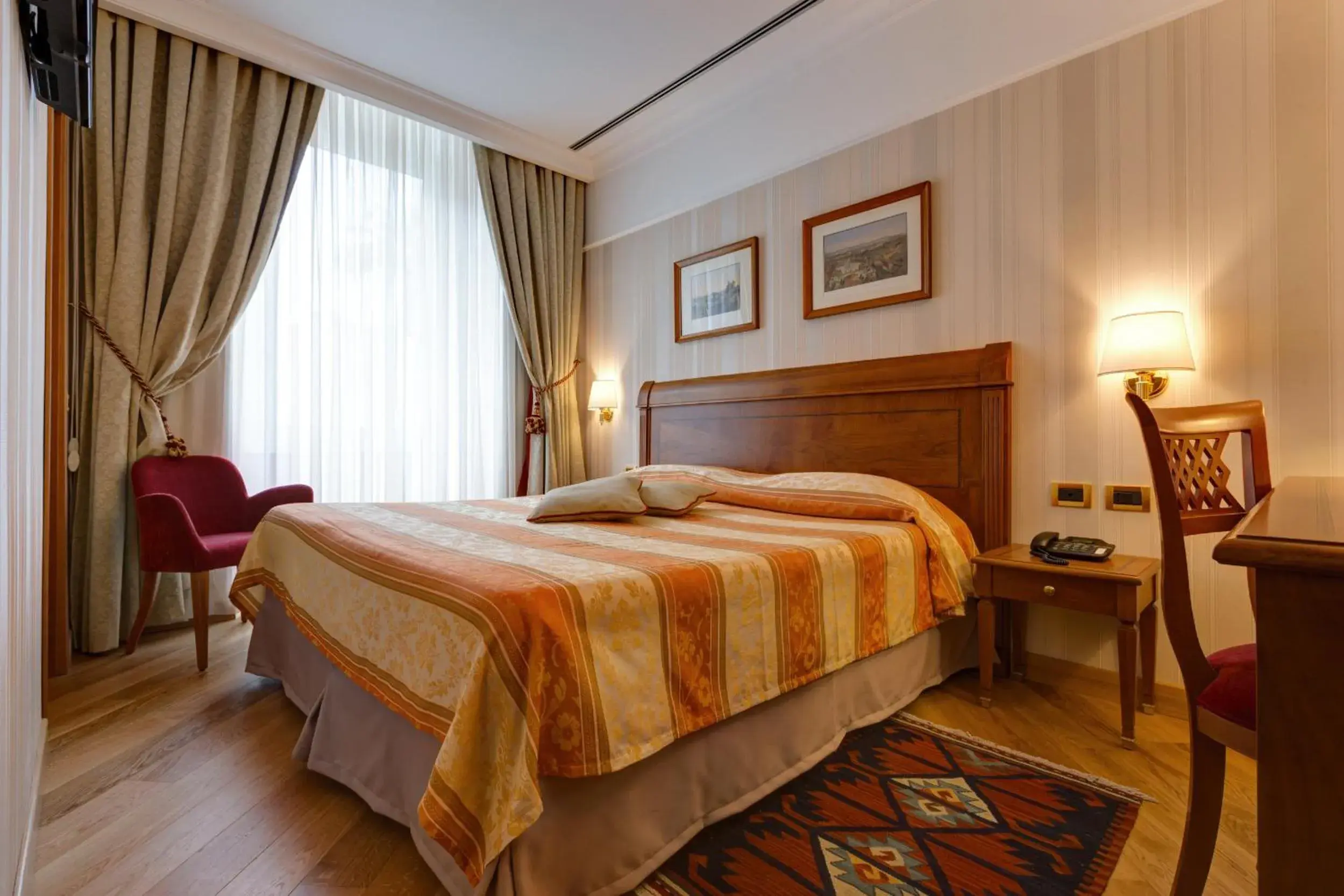 Photo of the whole room, Bed in Residenza RomaCentro