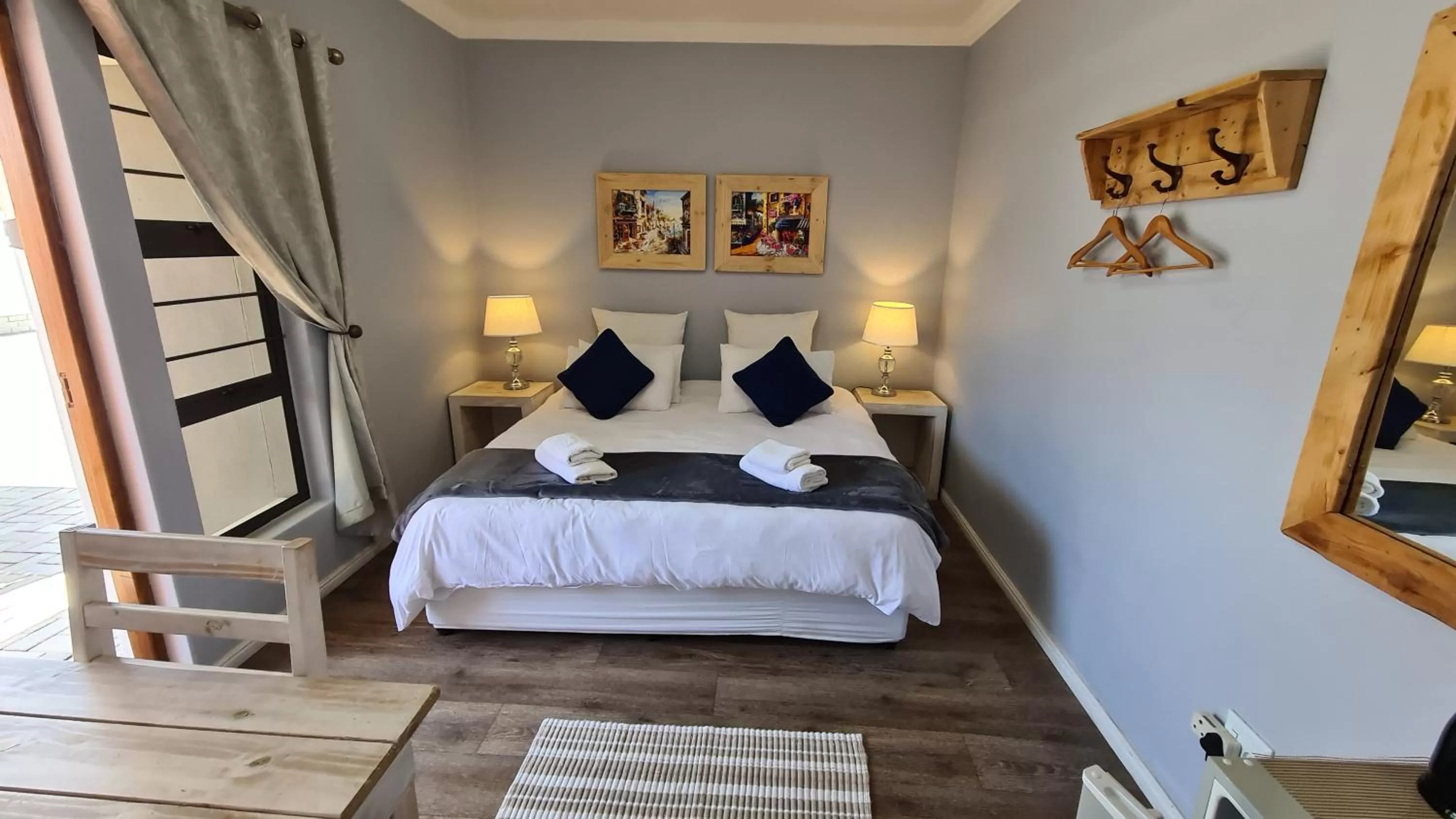 Bed in Tiende Laan Bed & Breakfast and Self-Catering