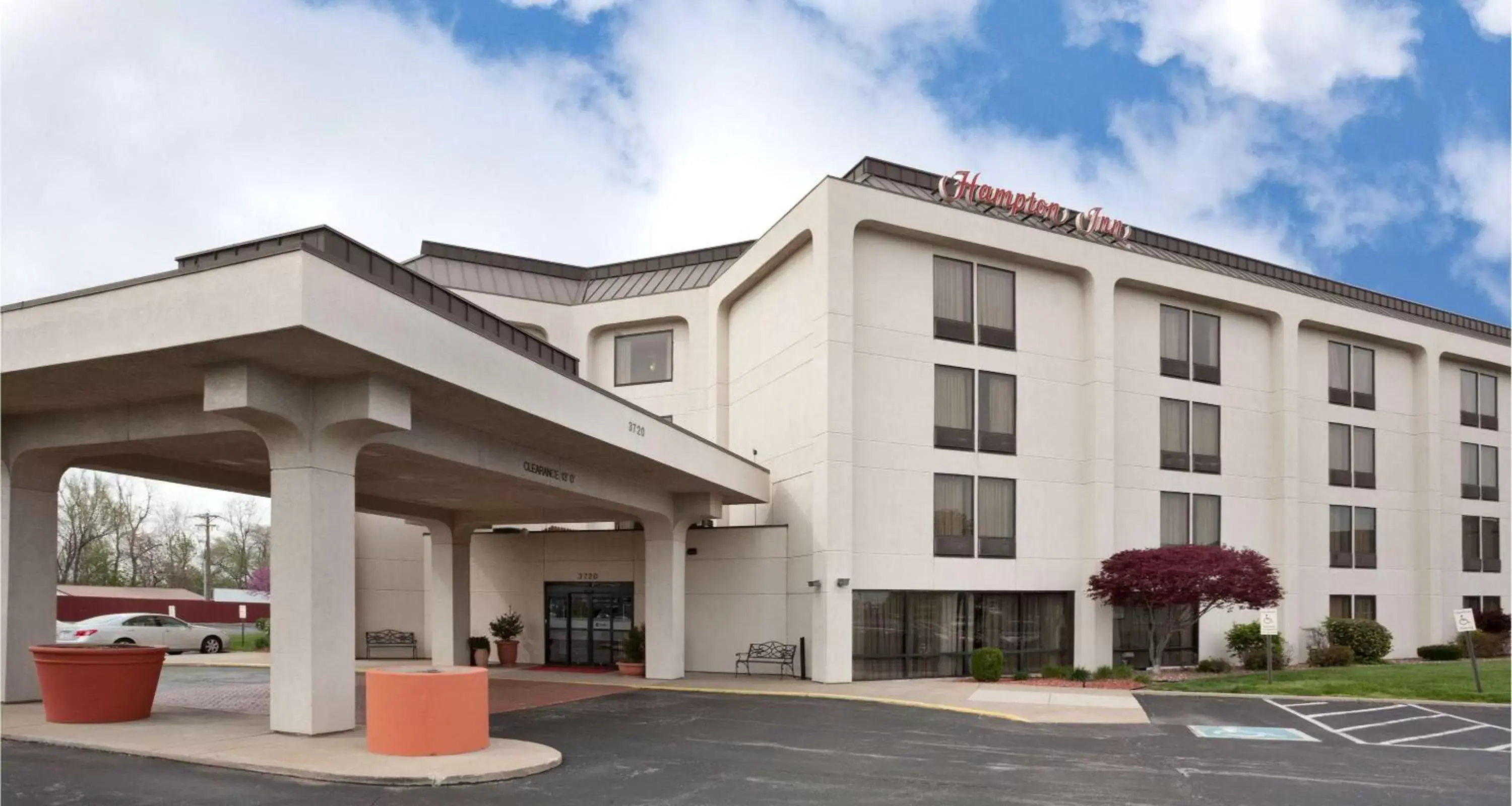 Property building in Hampton Inn St Charles St Peters Property building in Hampton Inn St Charles St Peters