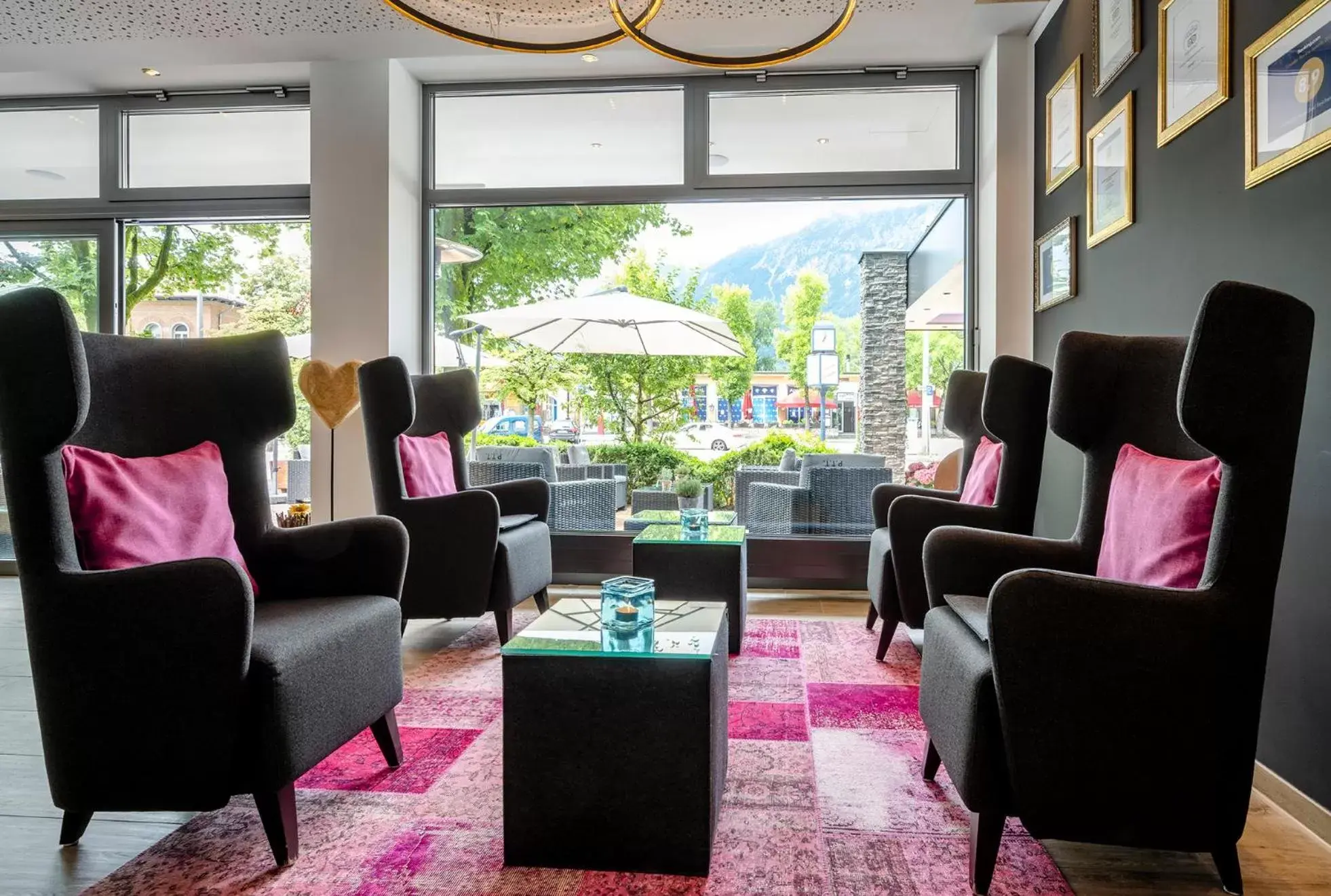 Lounge or bar in AVALON Hotel Bad Reichenhall