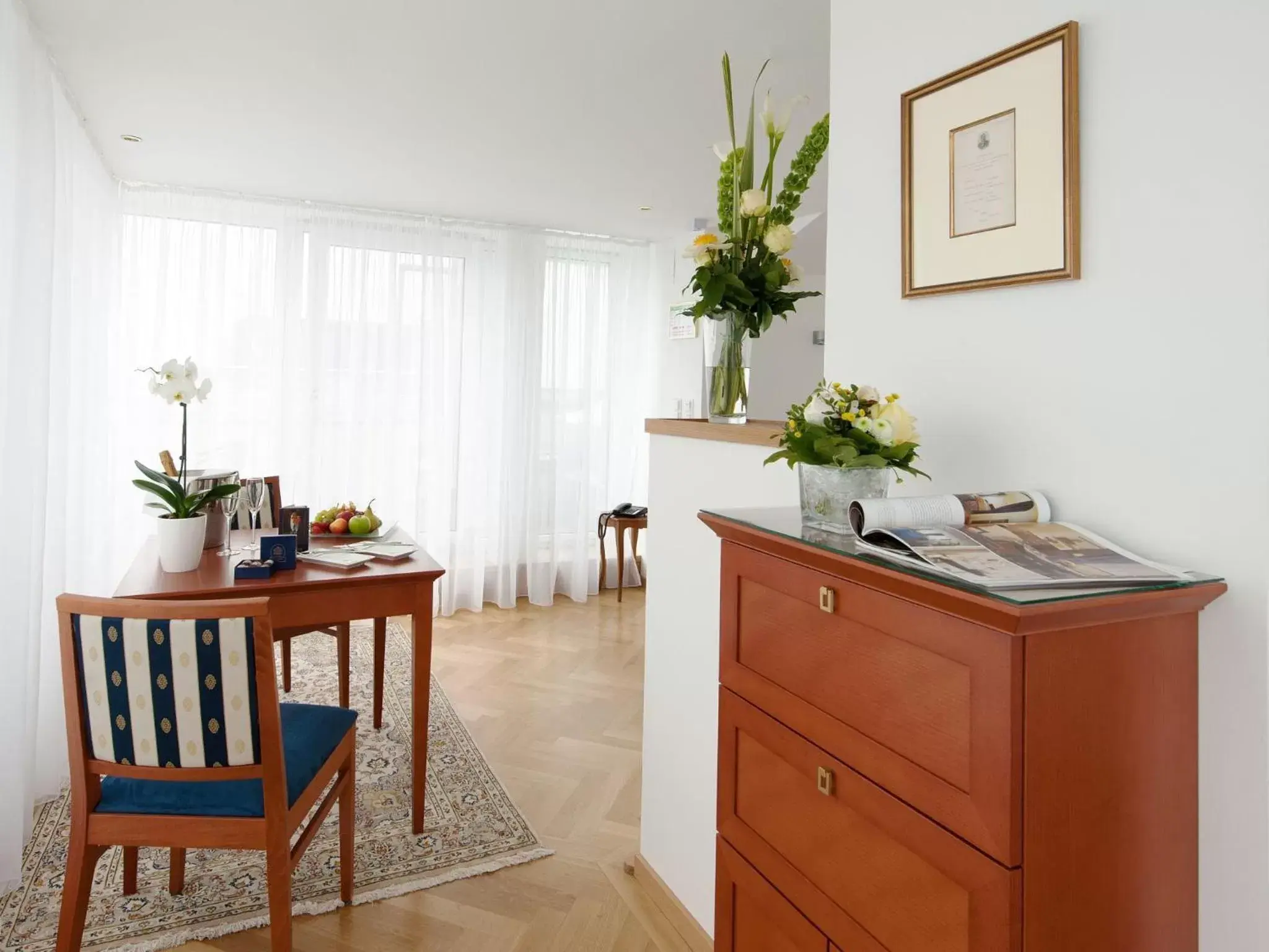 Dining Area in Hotel Ambassador