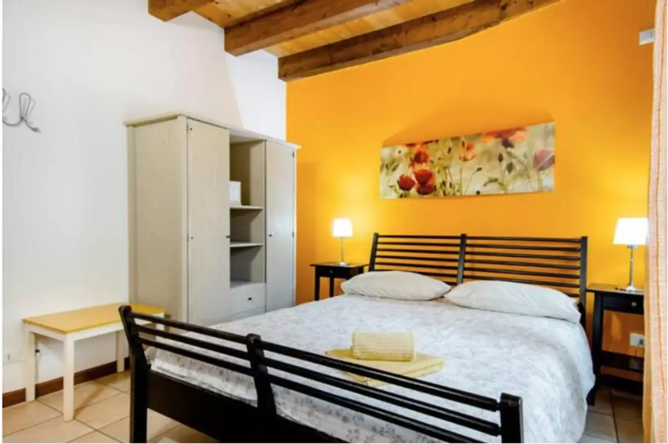 Double Room with Private Bathroom in B&B Ai Tigli Double Room with Private Bathroom in B&B Ai Tigli