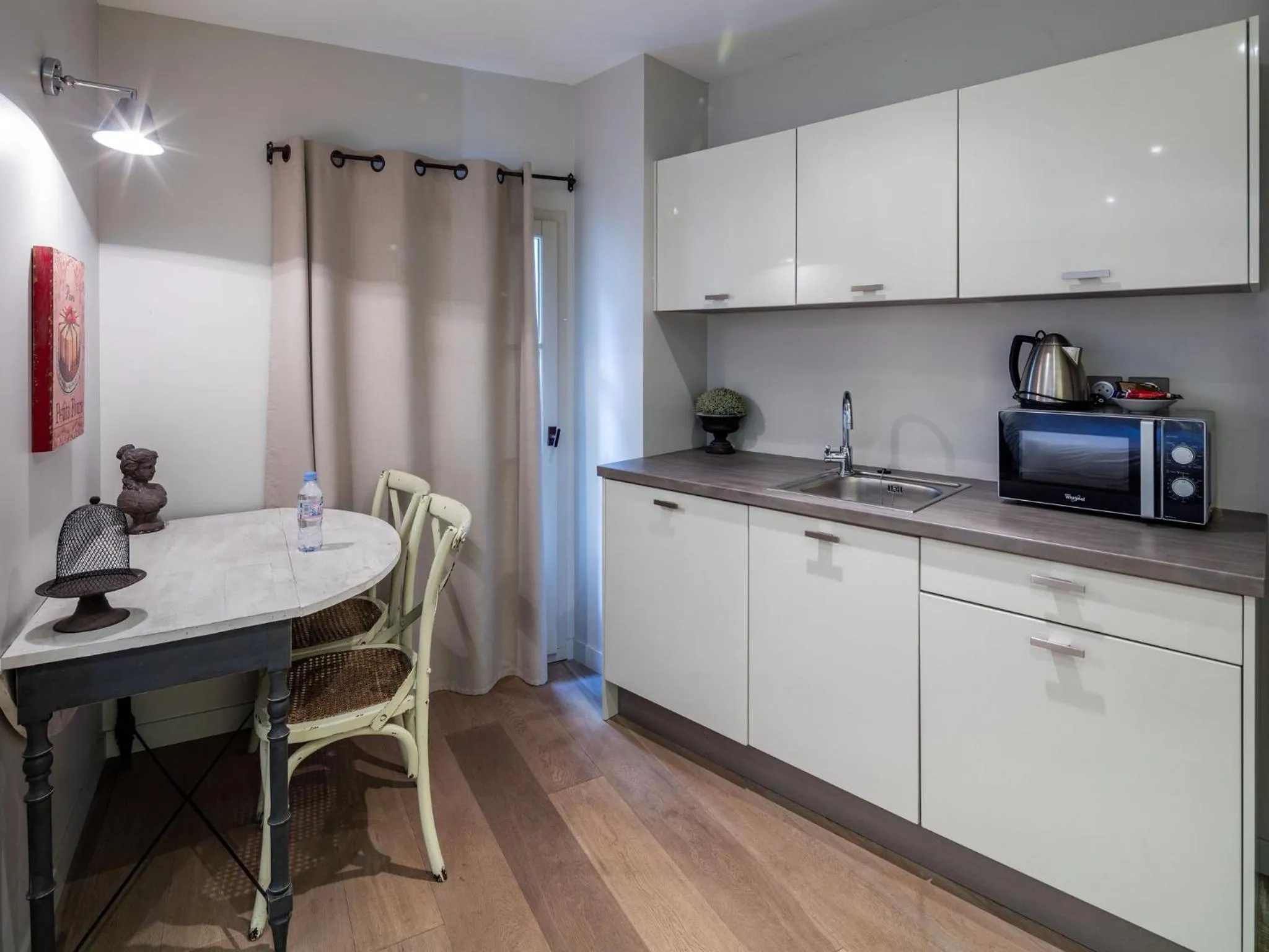 Tradition Room in Garrigae Distillerie de Pezenas