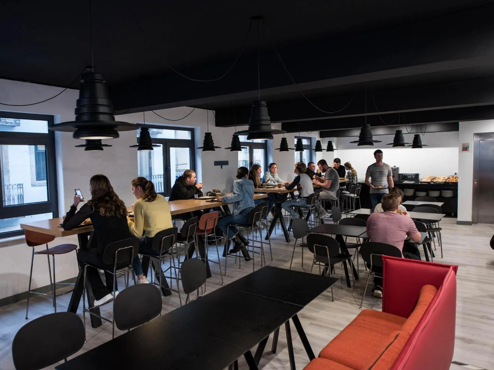 People in room00 Lisboa Hostel