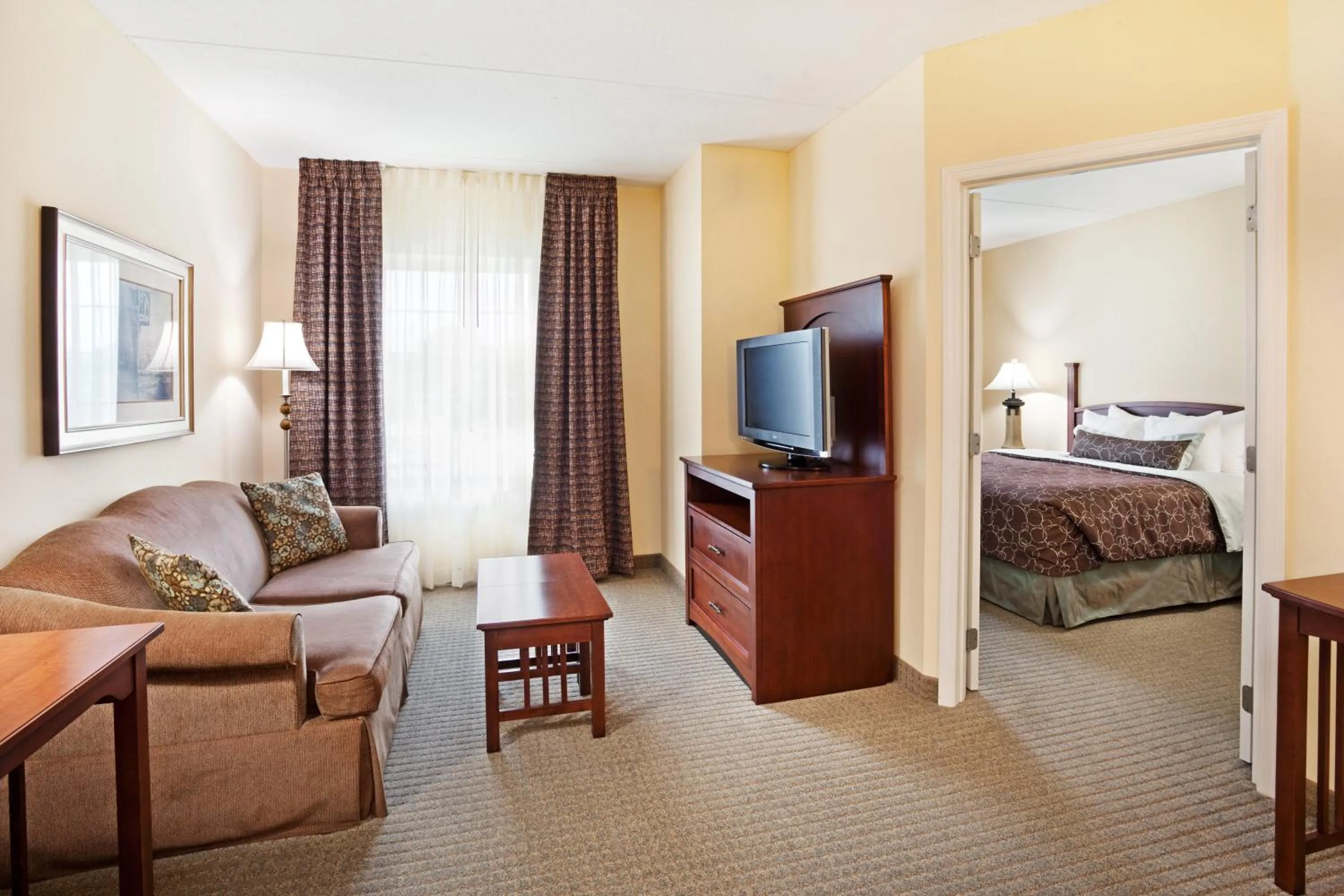 King Room - Mobility Access/Roll in Shower - Non-Smoking in Staybridge Suites-Knoxville Oak Ridge