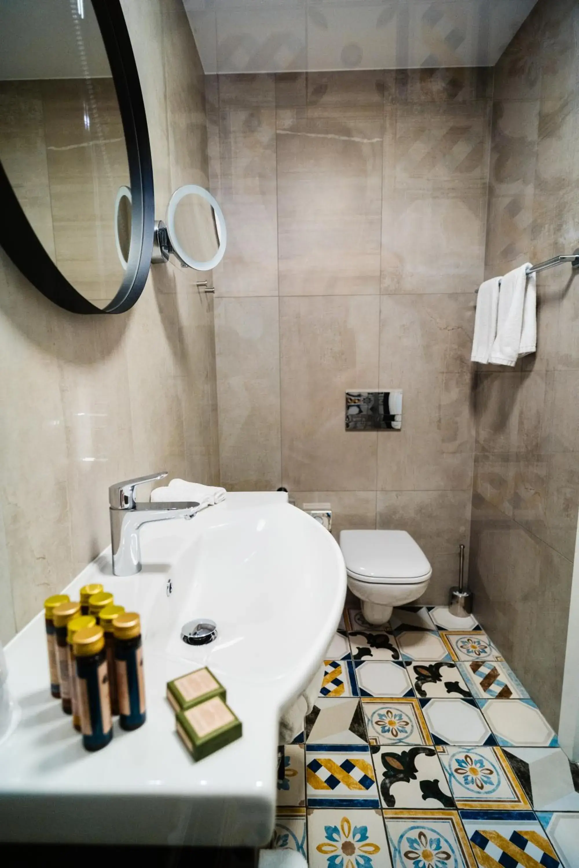 Toilet, Bathroom in Hotel Indigo Krakow - Old Town, an IHG Hotel