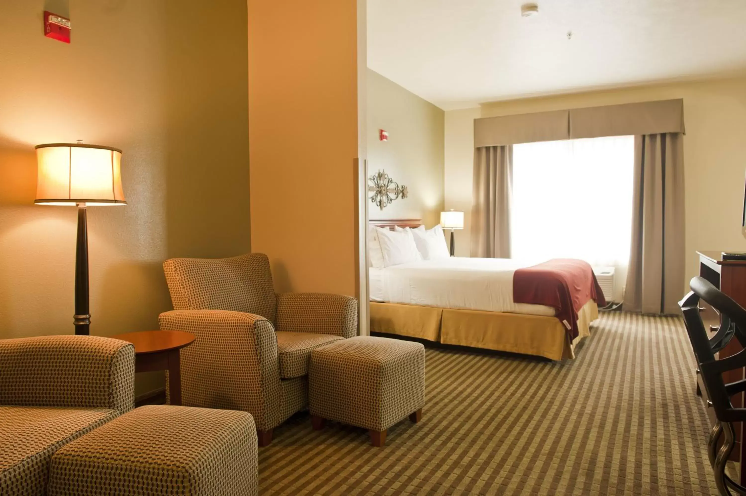 Seating Area in Holiday Inn Express Walla Walla, an IHG Hotel