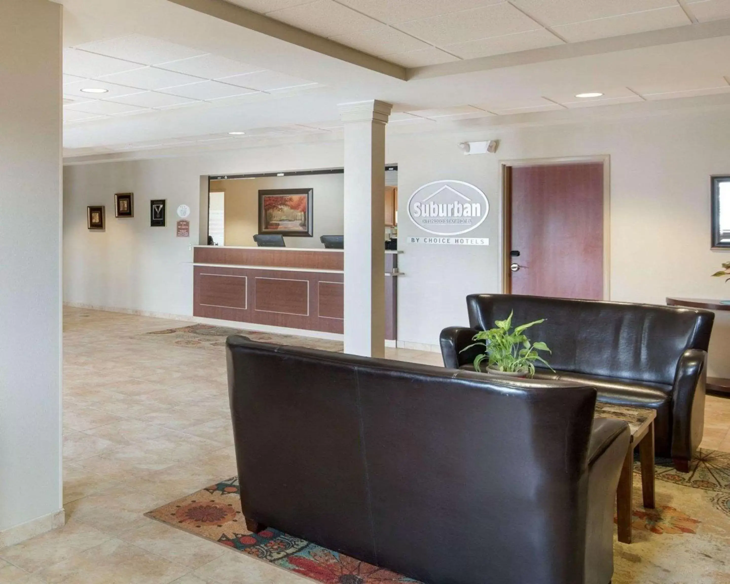 Lobby or reception in Suburban Studios Triadelphia - Wheeling at The Highlands Lobby or reception in Suburban Studios Triadelphia - Wheeling at The Highlands