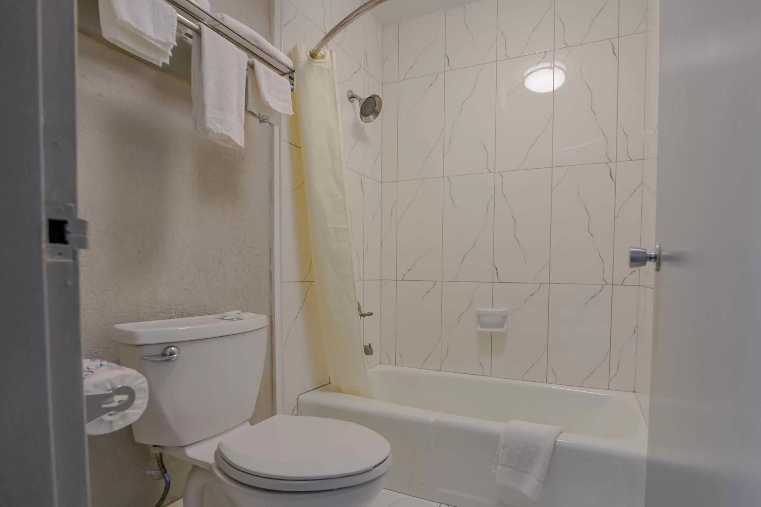 Double Room with Two Double Beds in Executive Inn Locust Grove