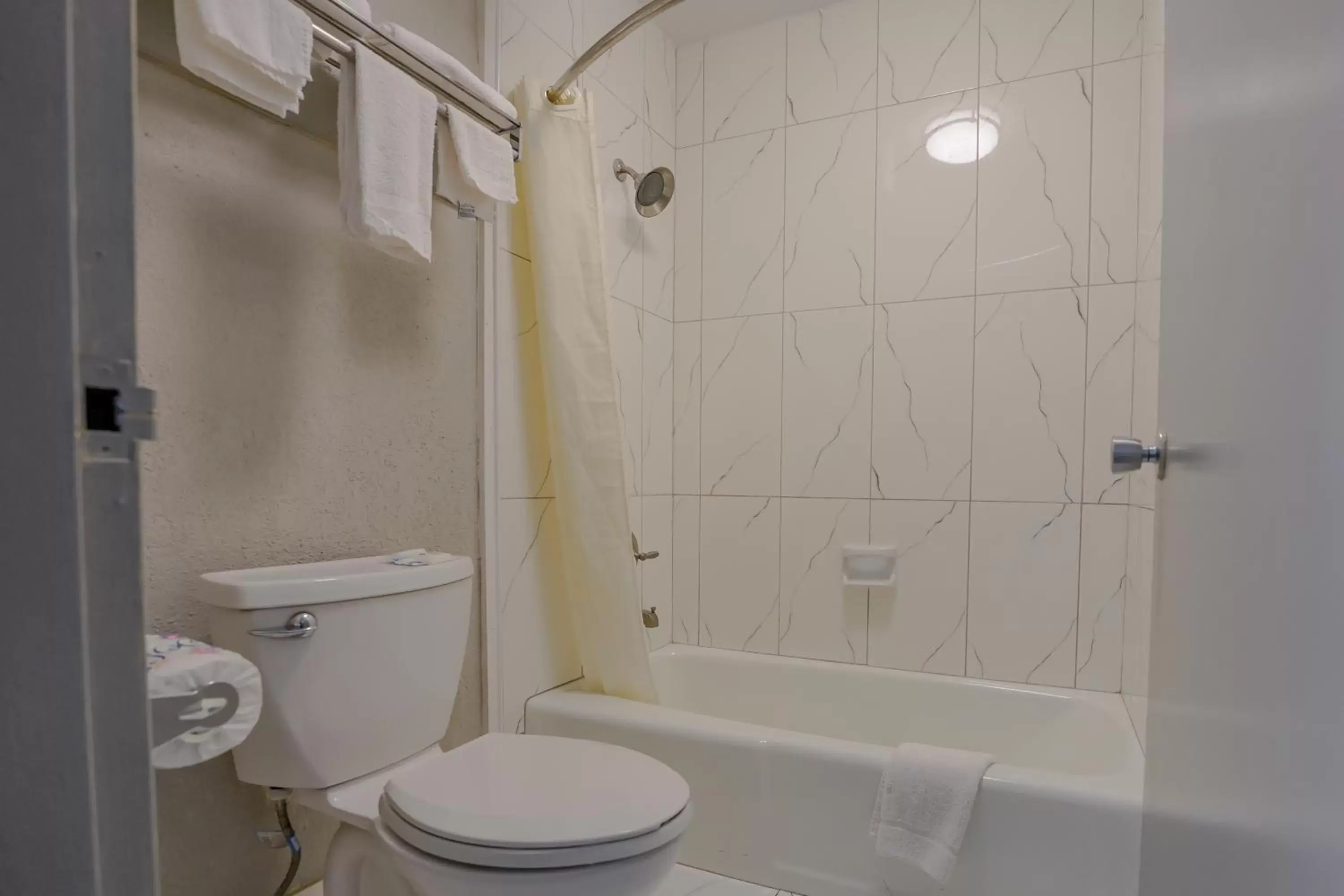 Double Room with Two Double Beds in Executive Inn Locust Grove Double Room with Two Double Beds in Executive Inn Locust Grove