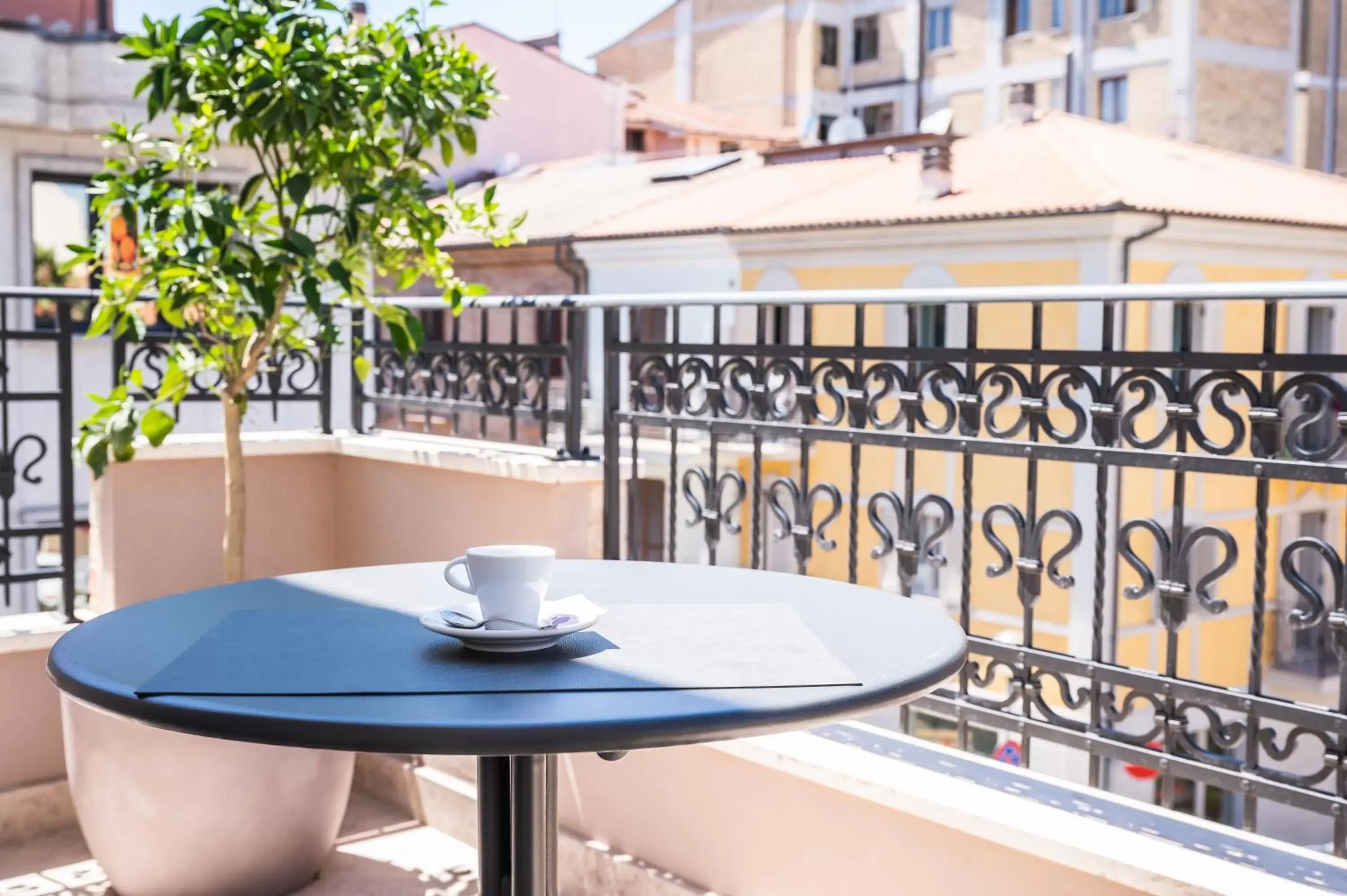 Property building, Balcony/Terrace in ViaNettuno