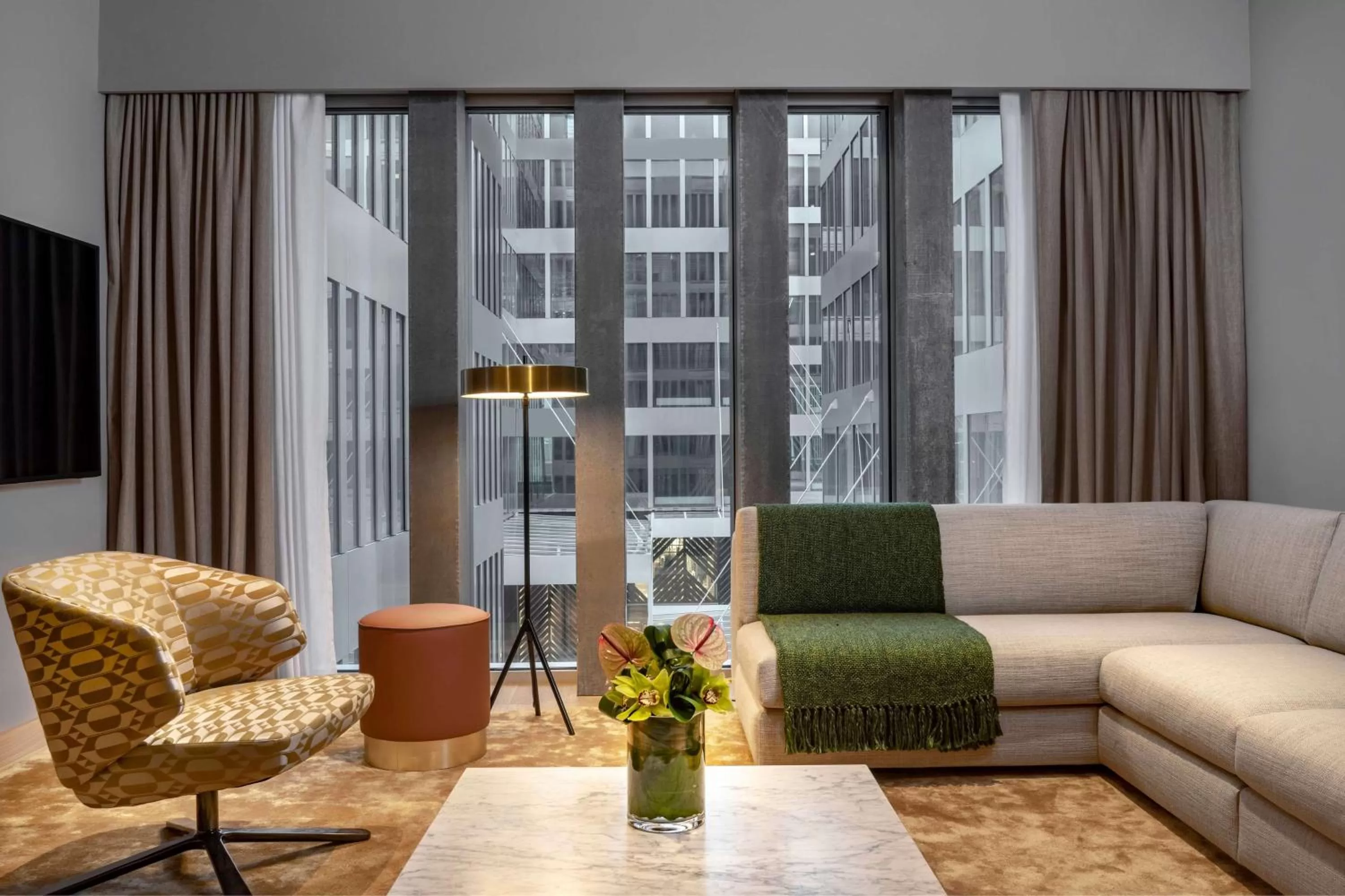 TV and multimedia in Hyatt Regency Zurich Airport Circle