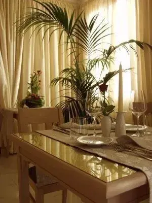 Restaurant/Places to Eat in Hotel Ristorante Farneta