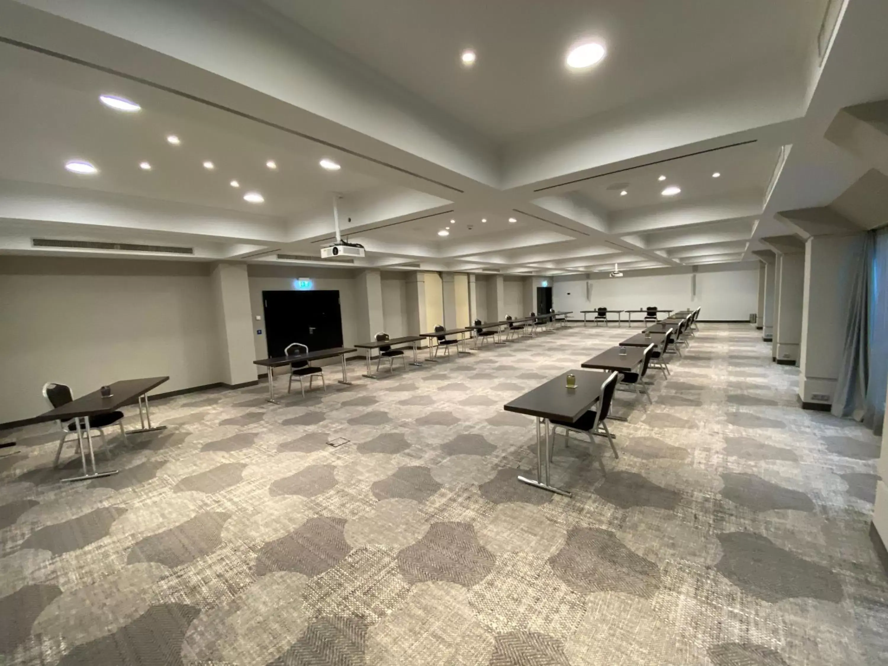 Meeting/conference room in Crowne Plaza Hamburg-City Alster, an IHG Hotel