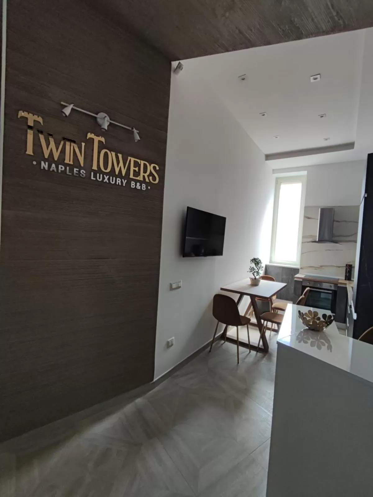 Twin Towers Naples Luxury