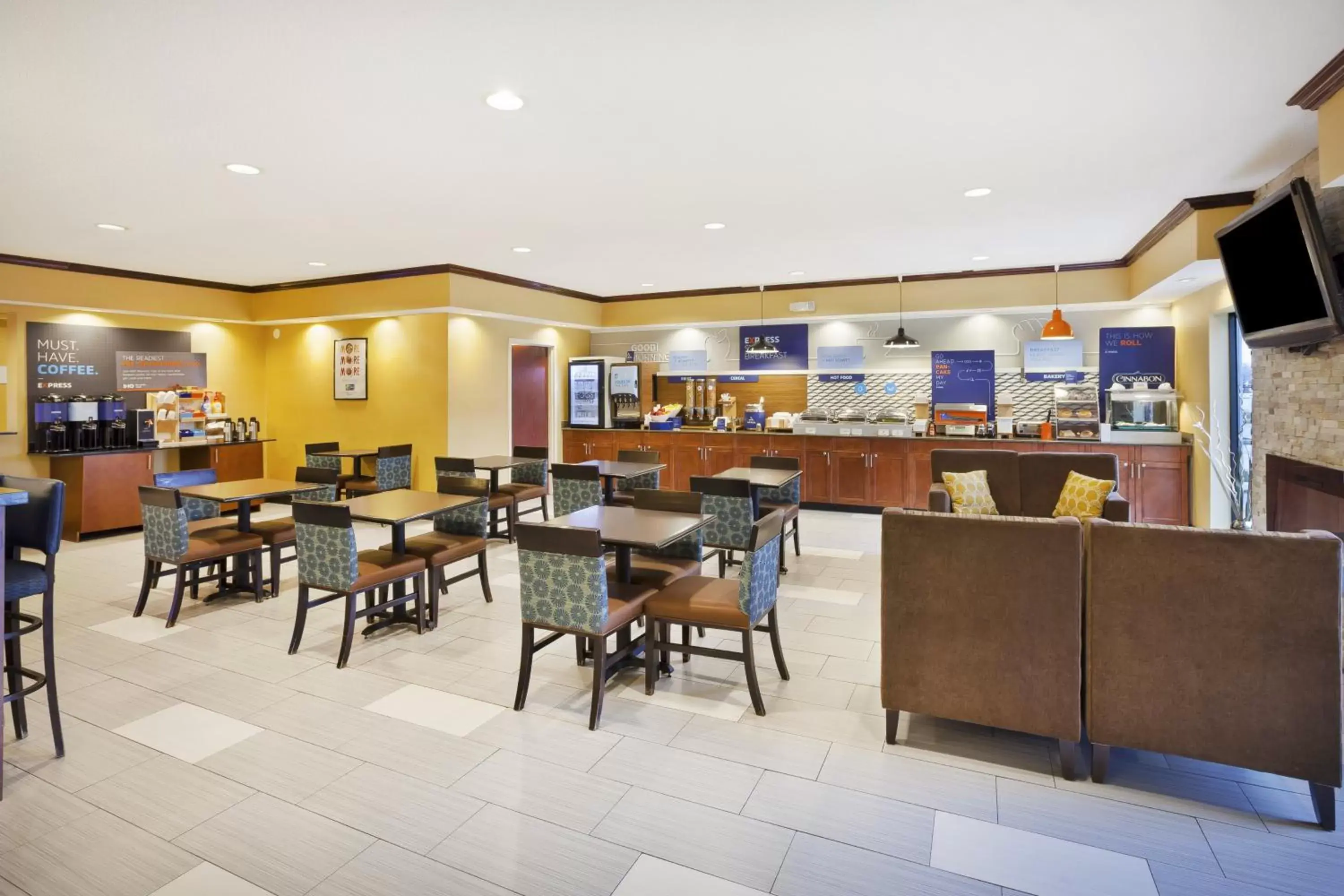 Breakfast, Restaurant/Places to Eat in Holiday Inn Express Hotel & Suites Circleville, an IHG Hotel