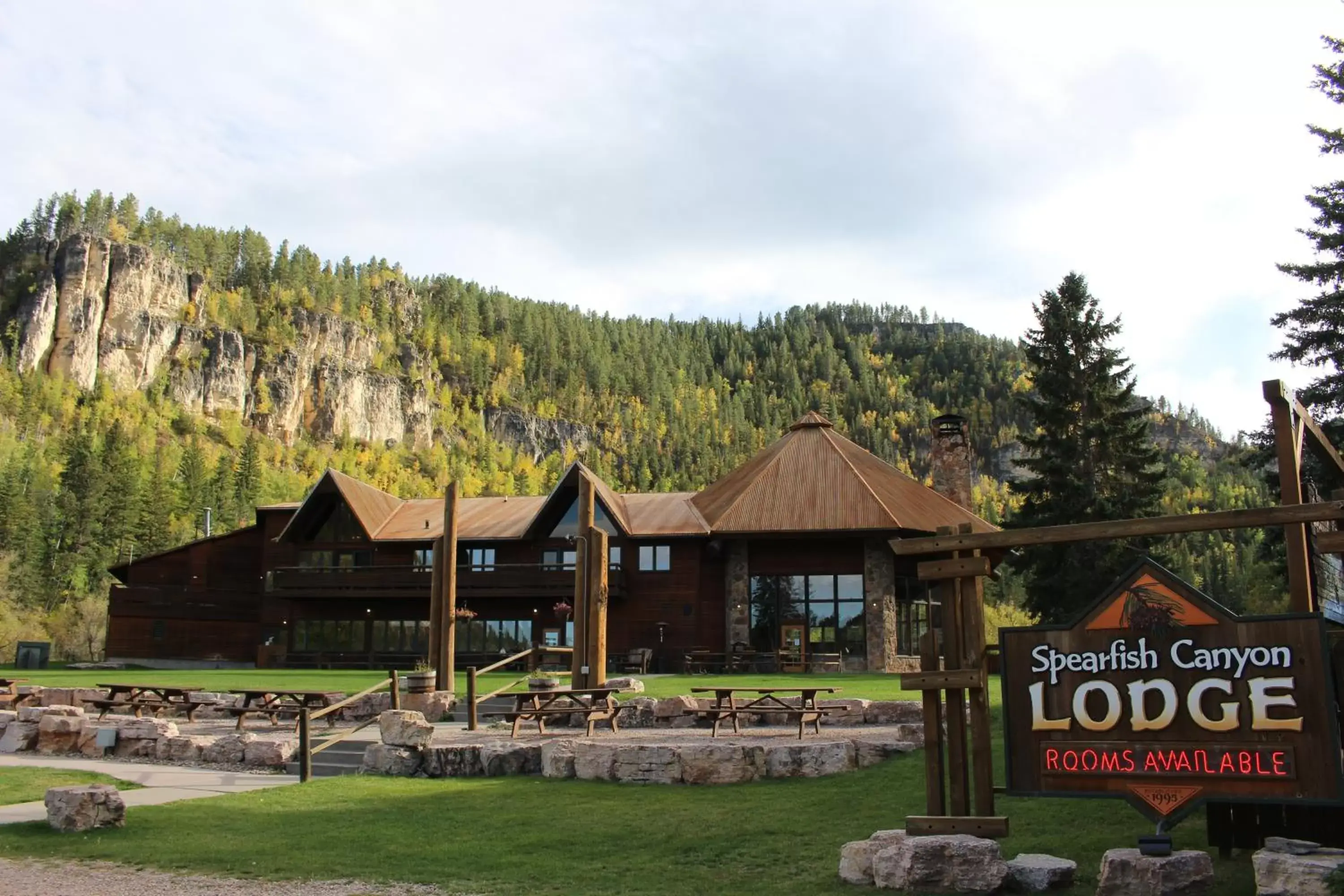 Facade/entrance, Property Building in Spearfish Canyon Lodge