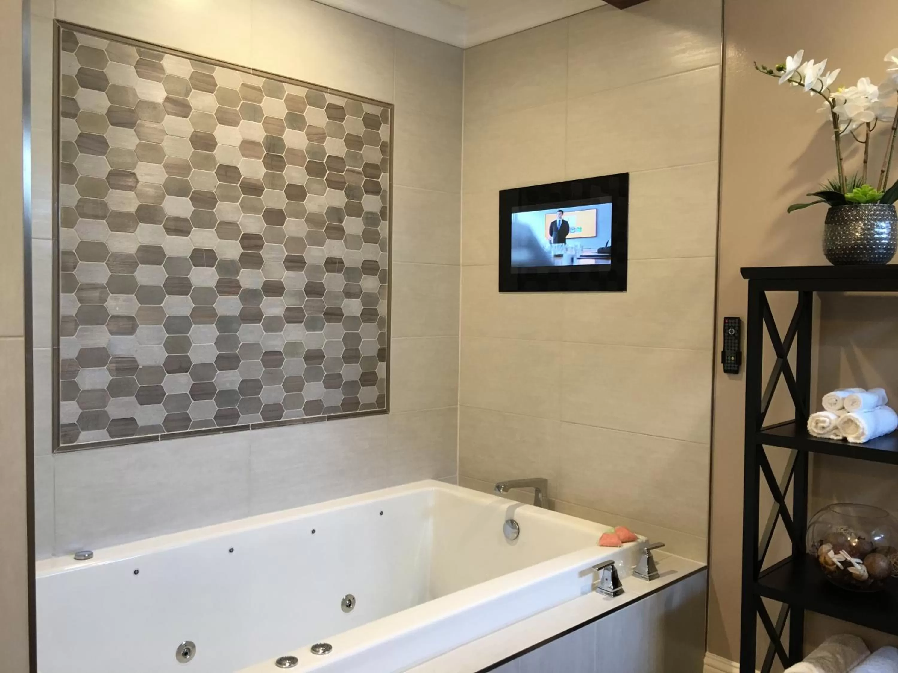 Bathroom in Travelodge by Wyndham Santa Maria