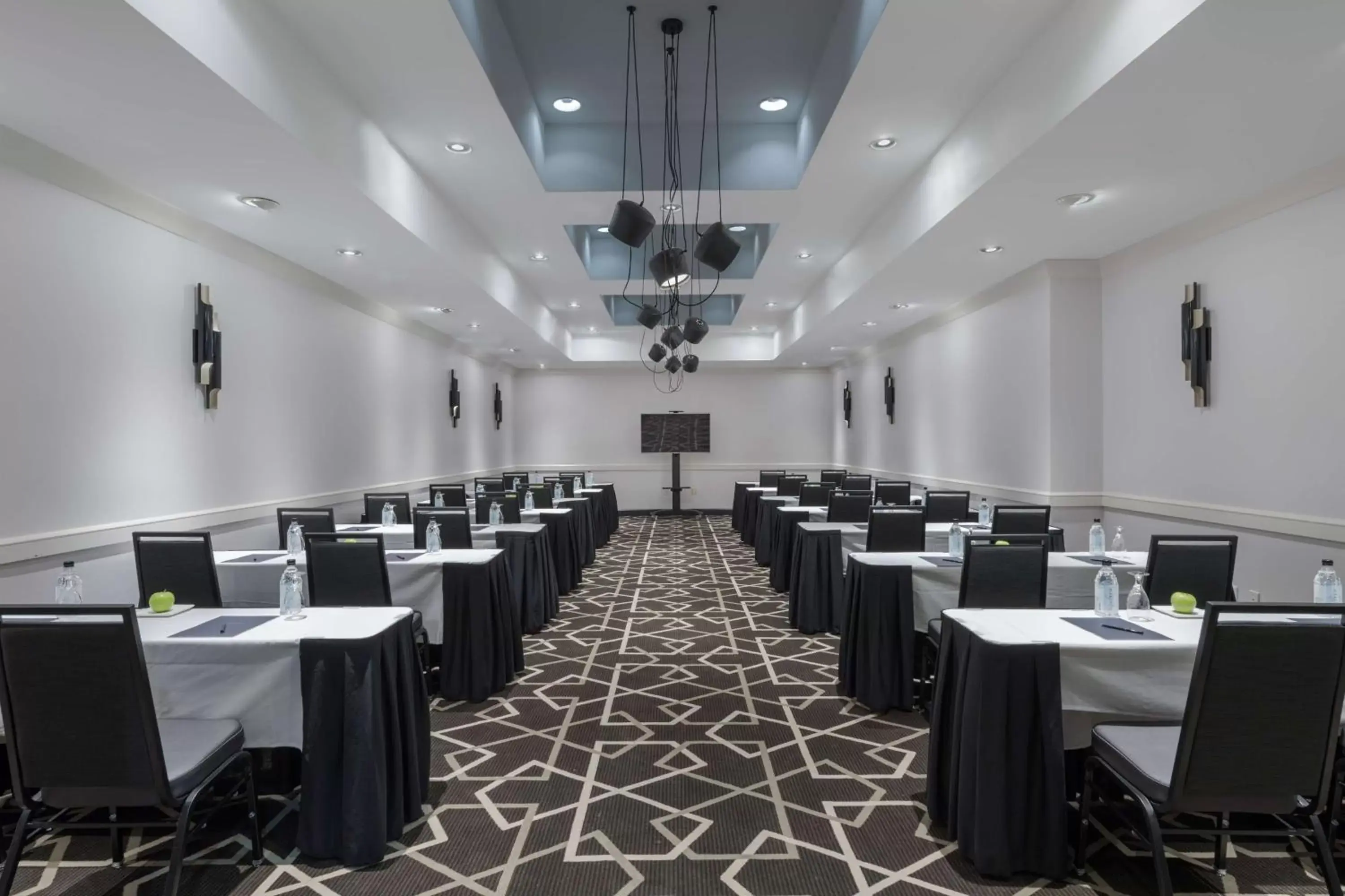 Meeting/conference room in Hilton Boston-Woburn