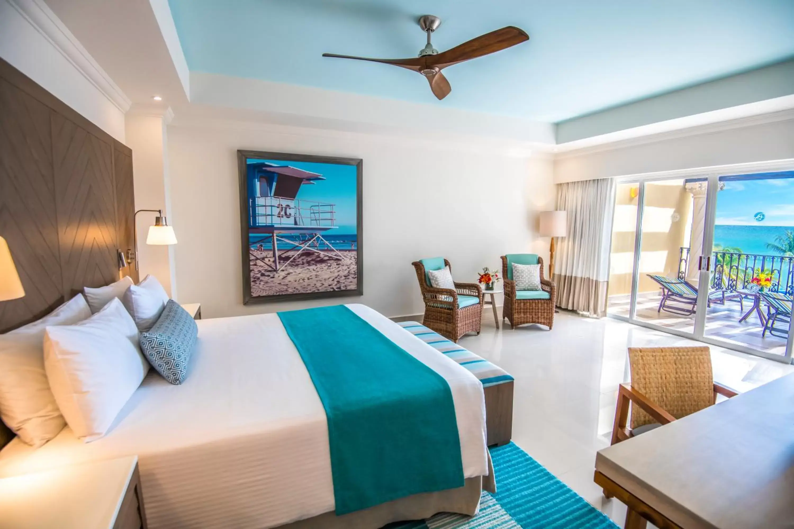 Bedroom in Wyndham Alltra Cancun All Inclusive Resort