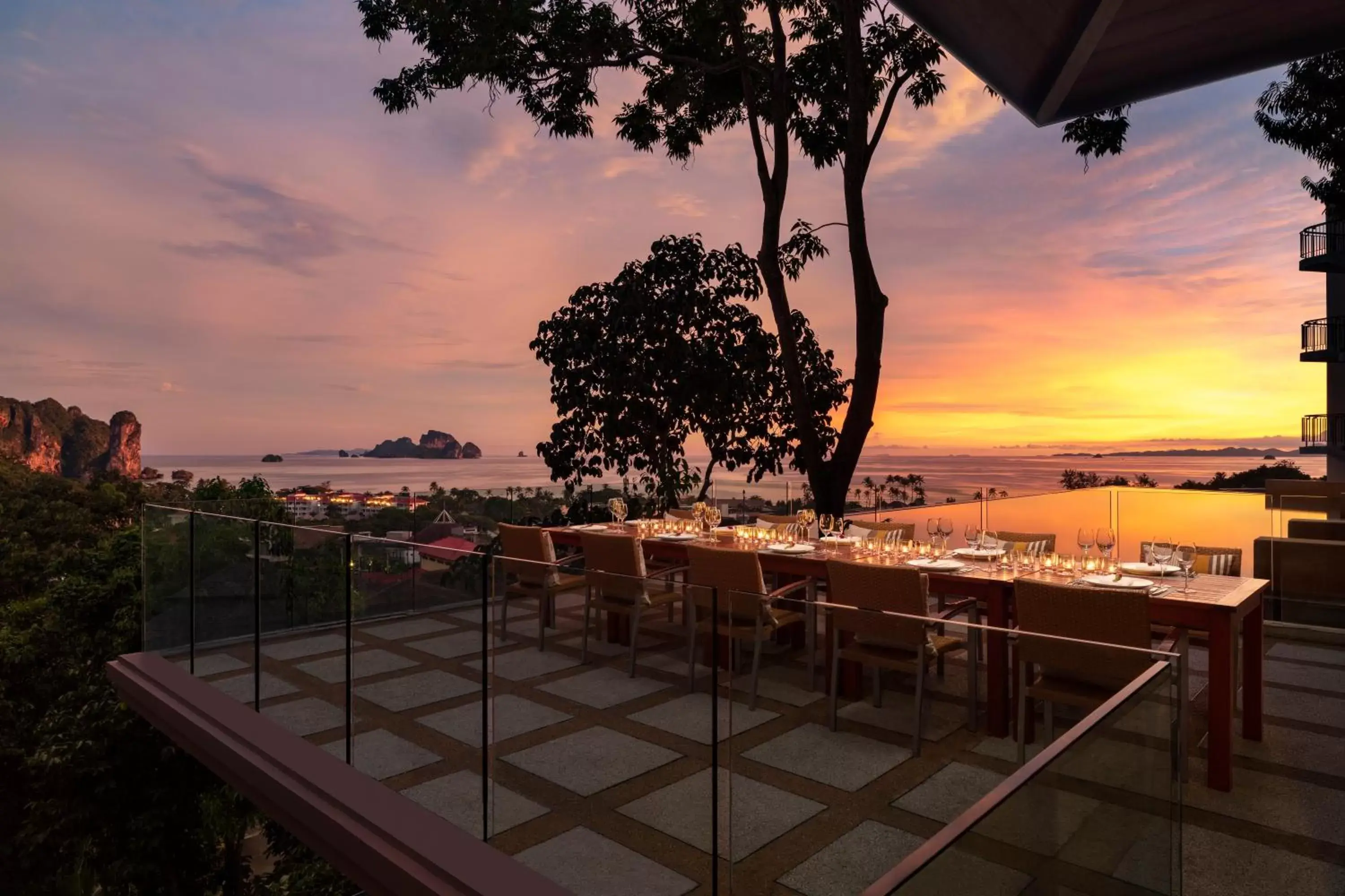 Restaurant/places to eat in Avani Ao Nang Cliff Krabi Resort