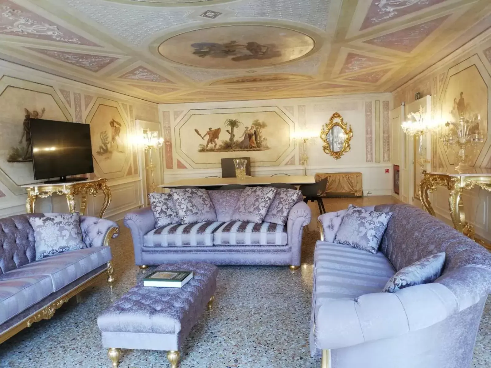 Living room, Seating Area in Ca' Bonfadini Historic Experience