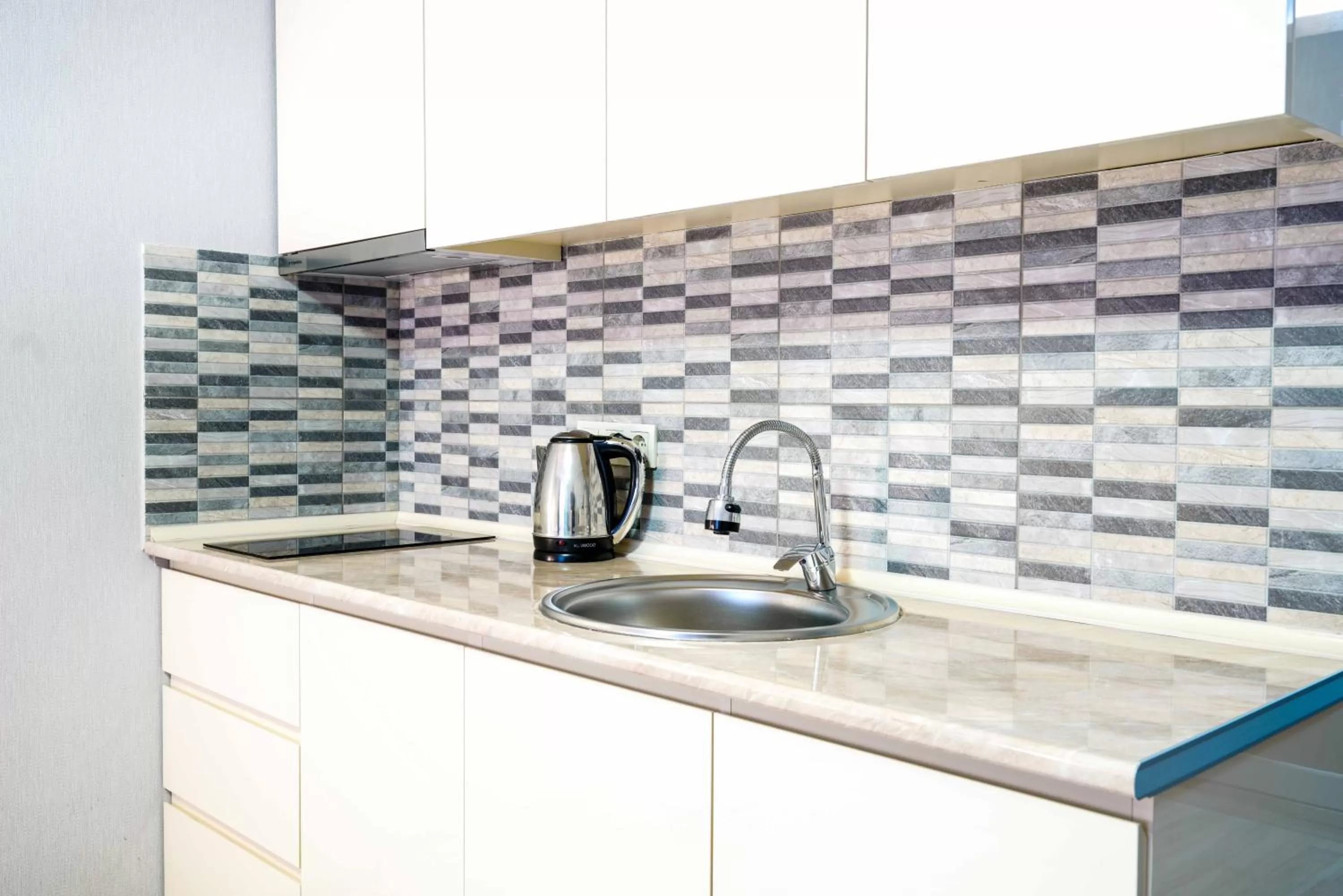 Kitchen or kitchenette, Kitchen/Kitchenette in Holiday Lux Sea Towers Batumi
