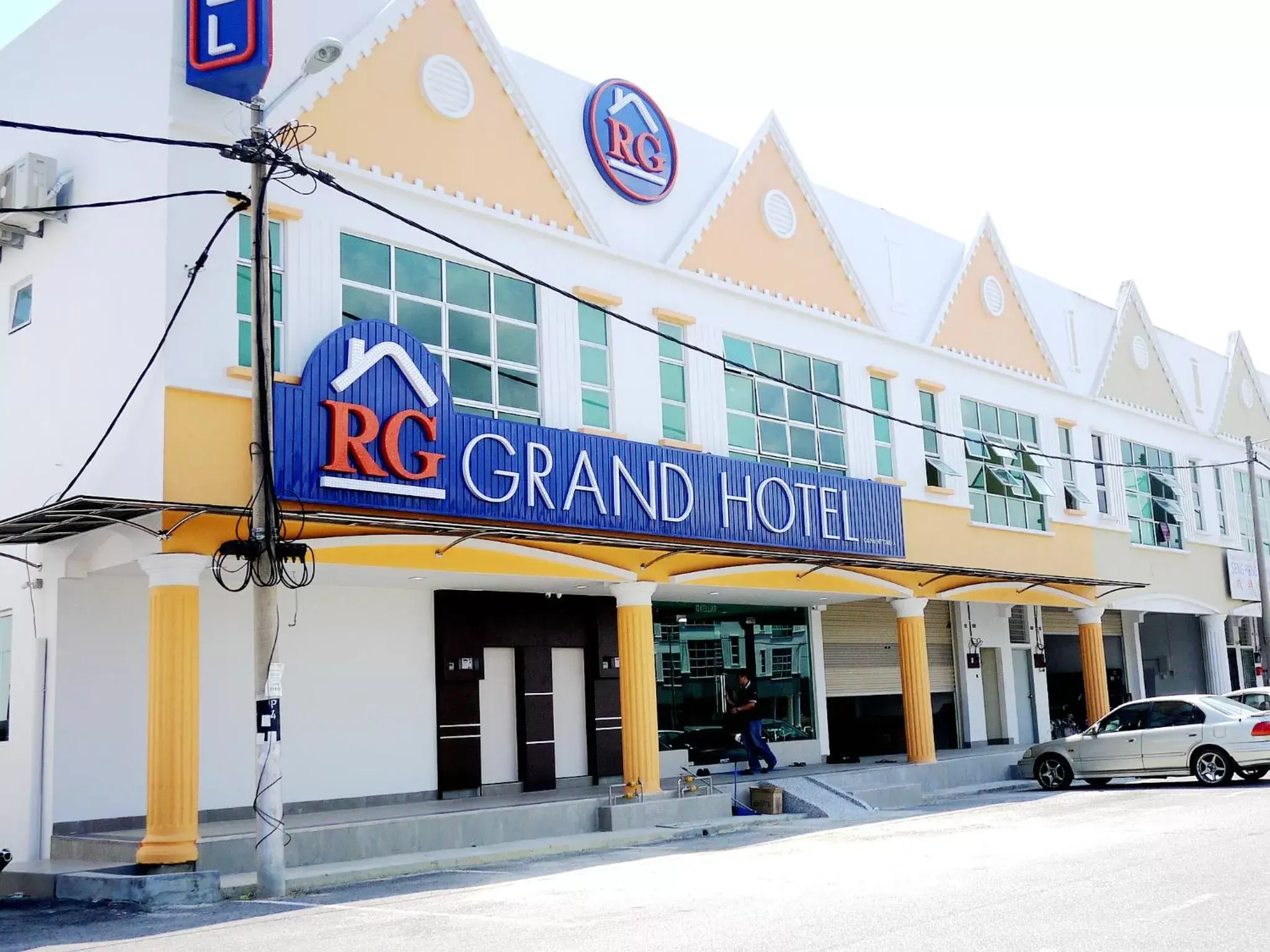 Facade/entrance, Property Building in RG Grand Hotel