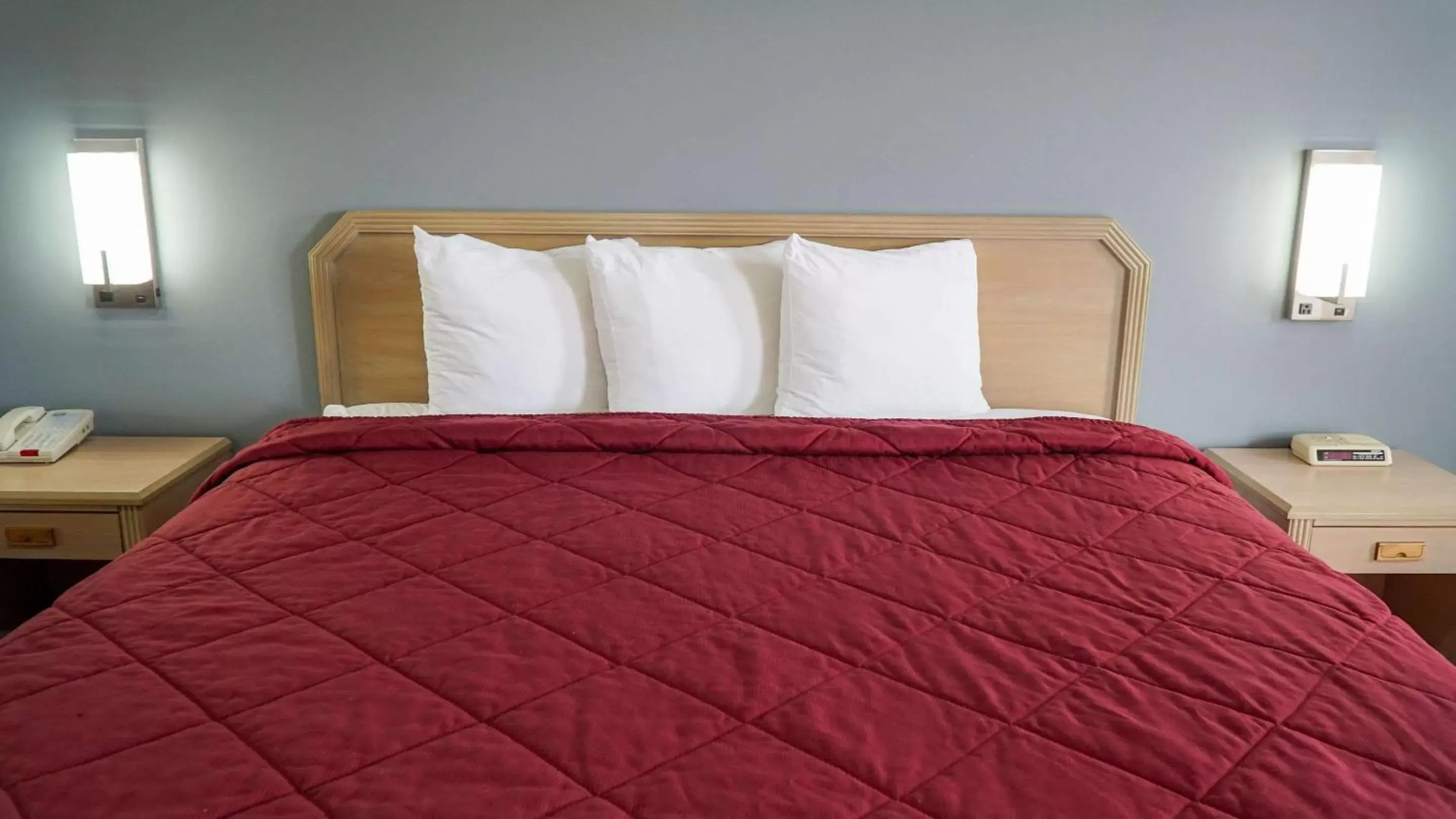 Photo of the whole room, Bed in Rodeway Inn Photo of the whole room, Bed in Rodeway Inn