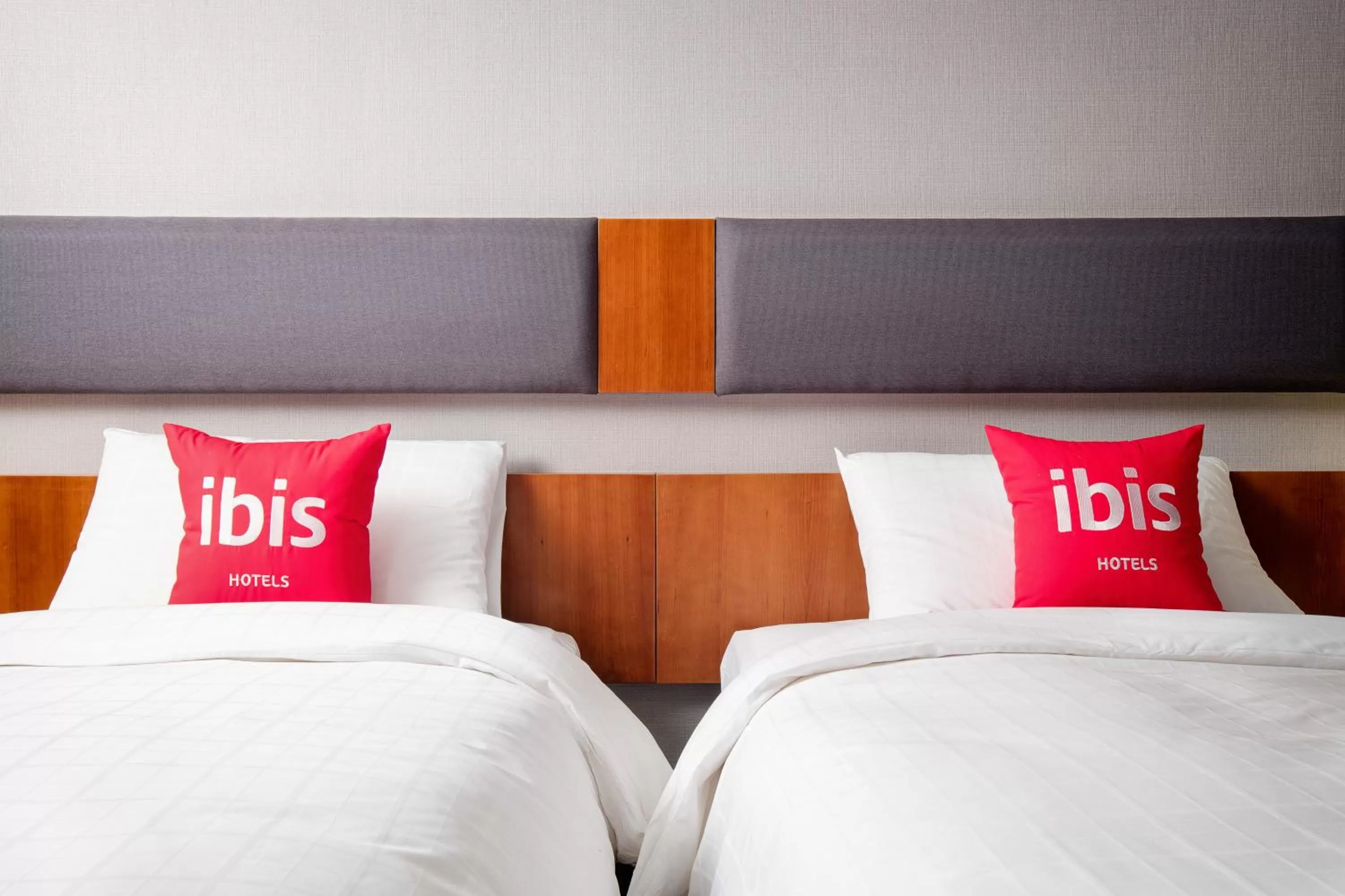 Bedroom, Bed in Ibis Ambassador Myeongdong