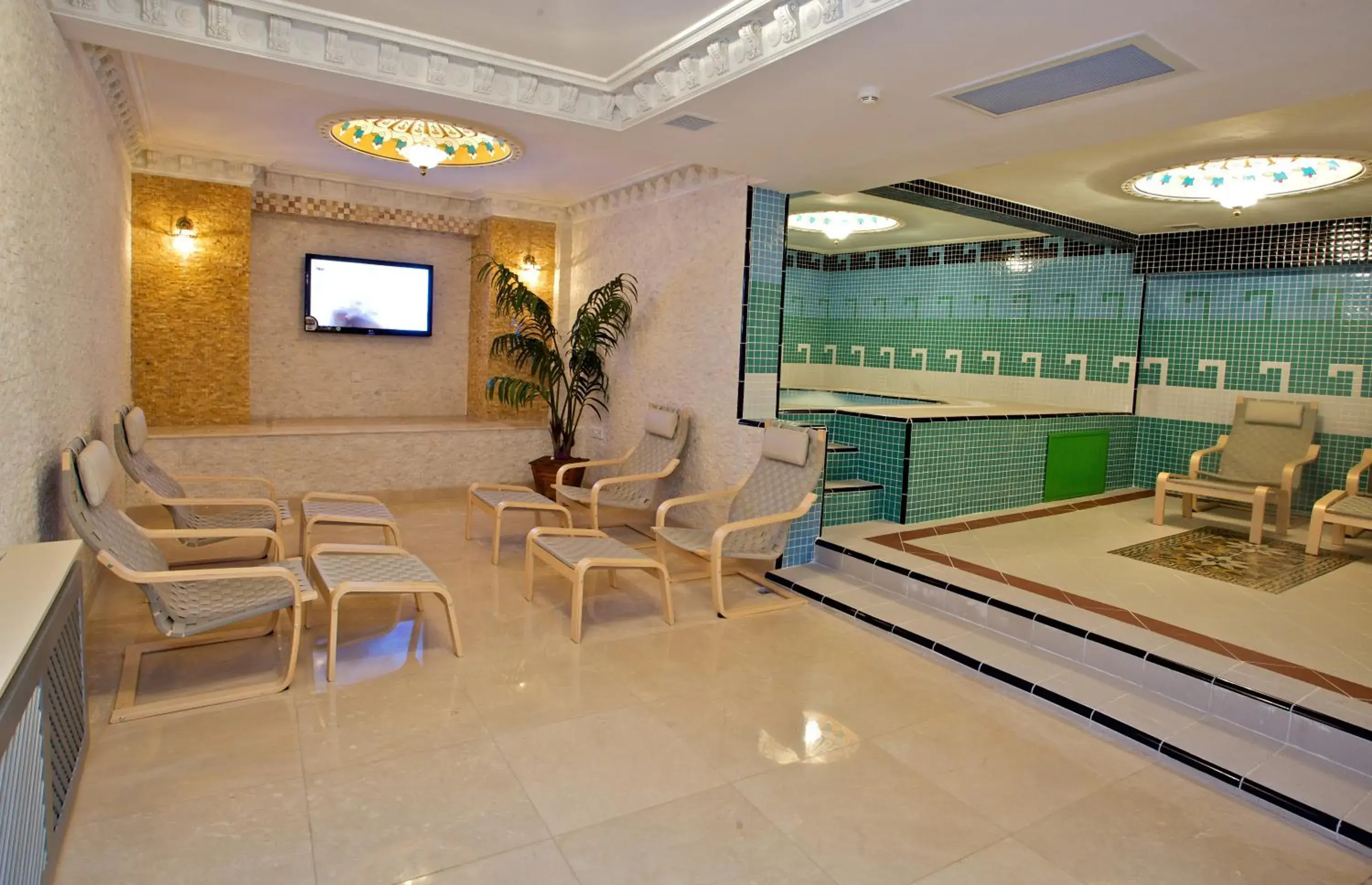 Hot Tub in Marmaray Hotel