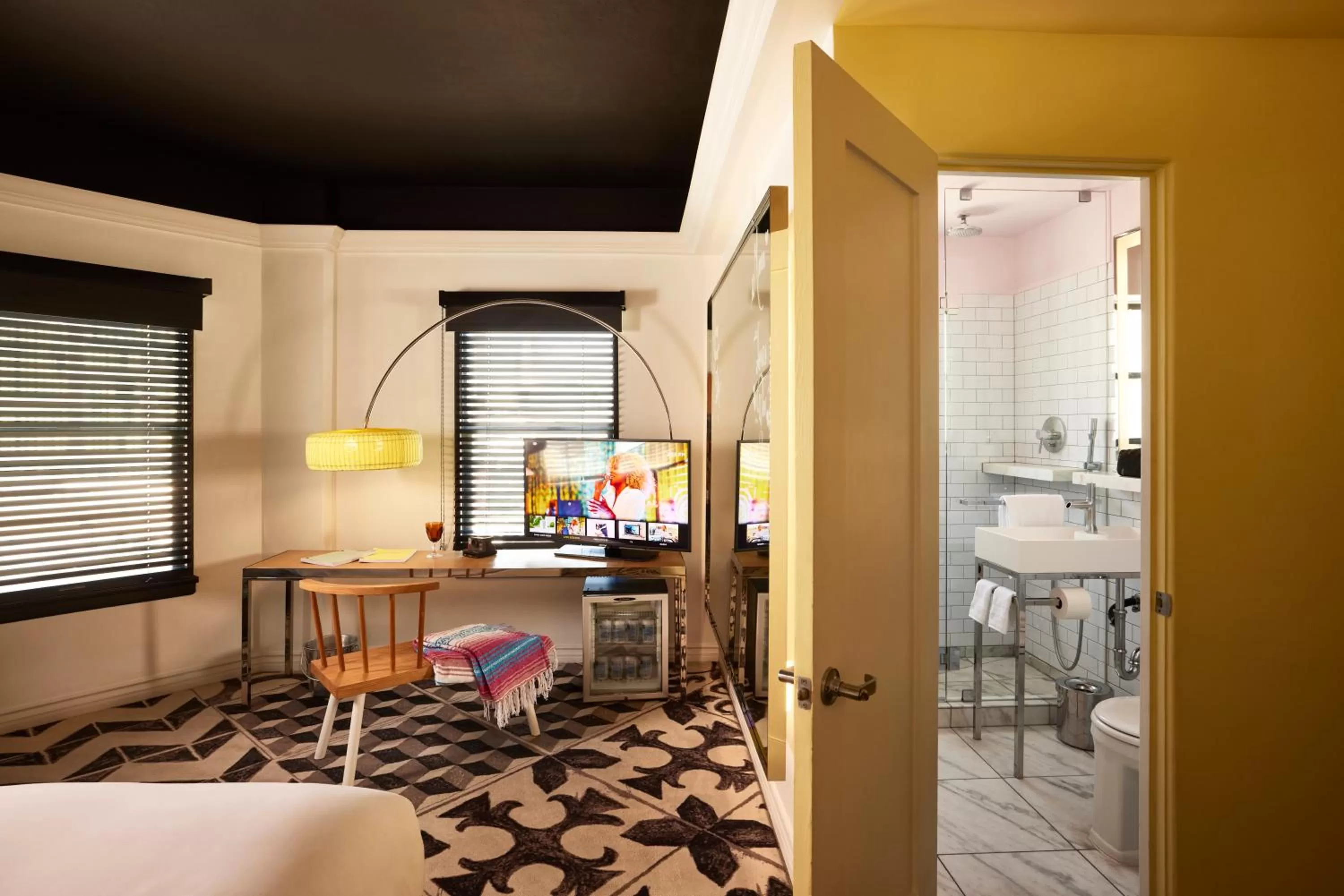 Bed in Mama Shelter Los Angeles