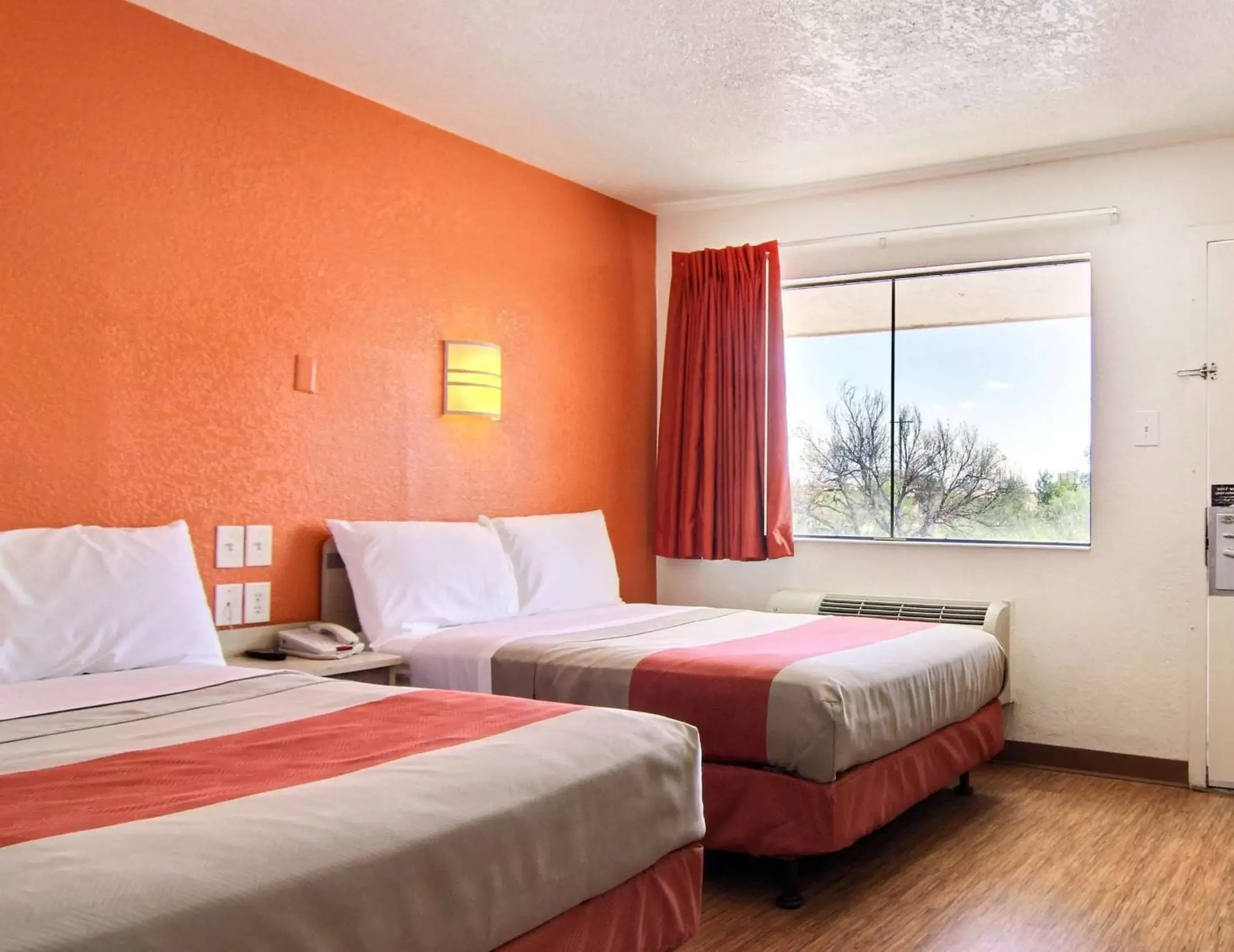 Bedroom, Bed in Motel 6-San Ysidro, CA - San Diego - Border