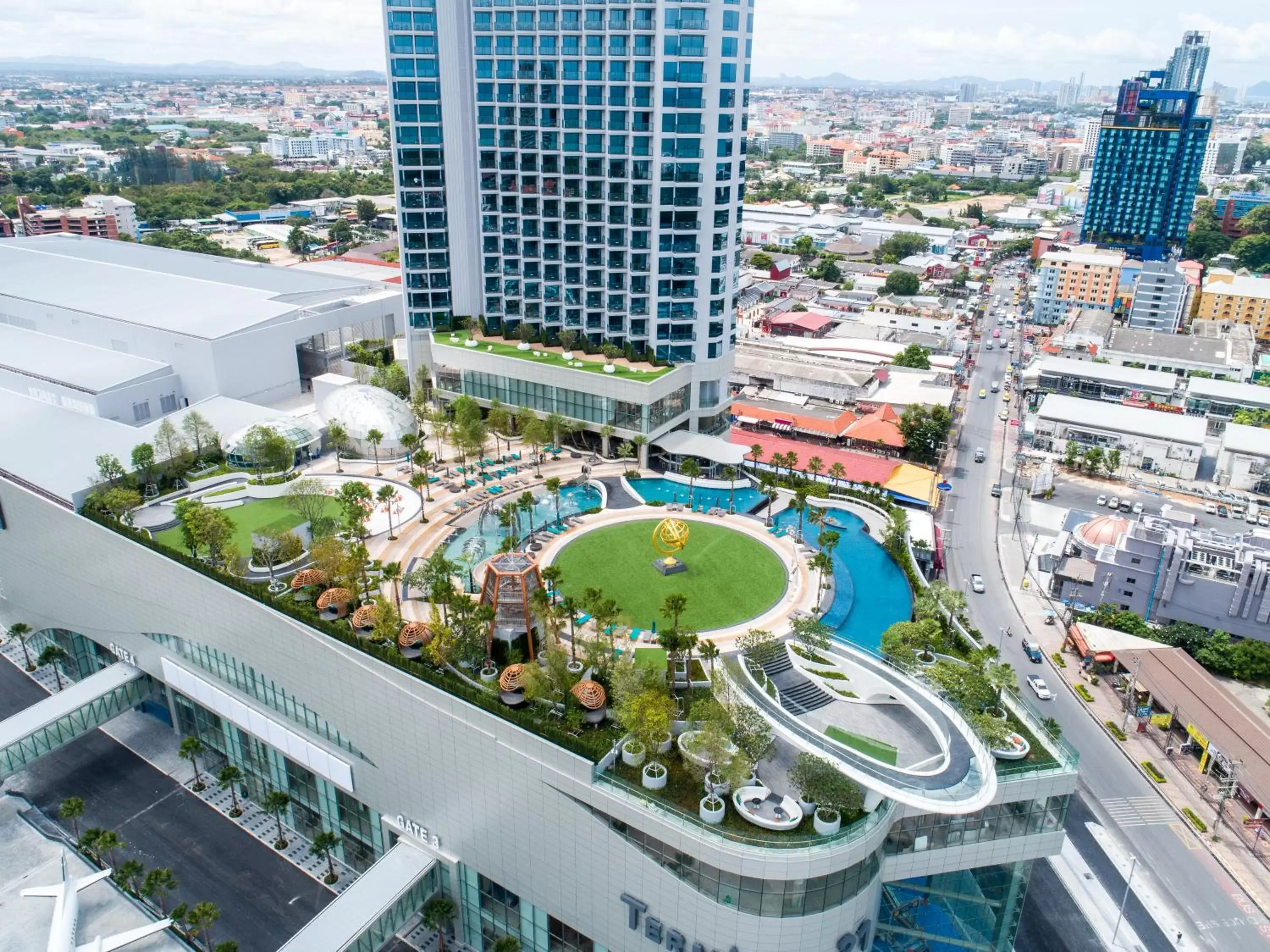 Property building, Bird's-eye View in Grande Centre Point Pattaya