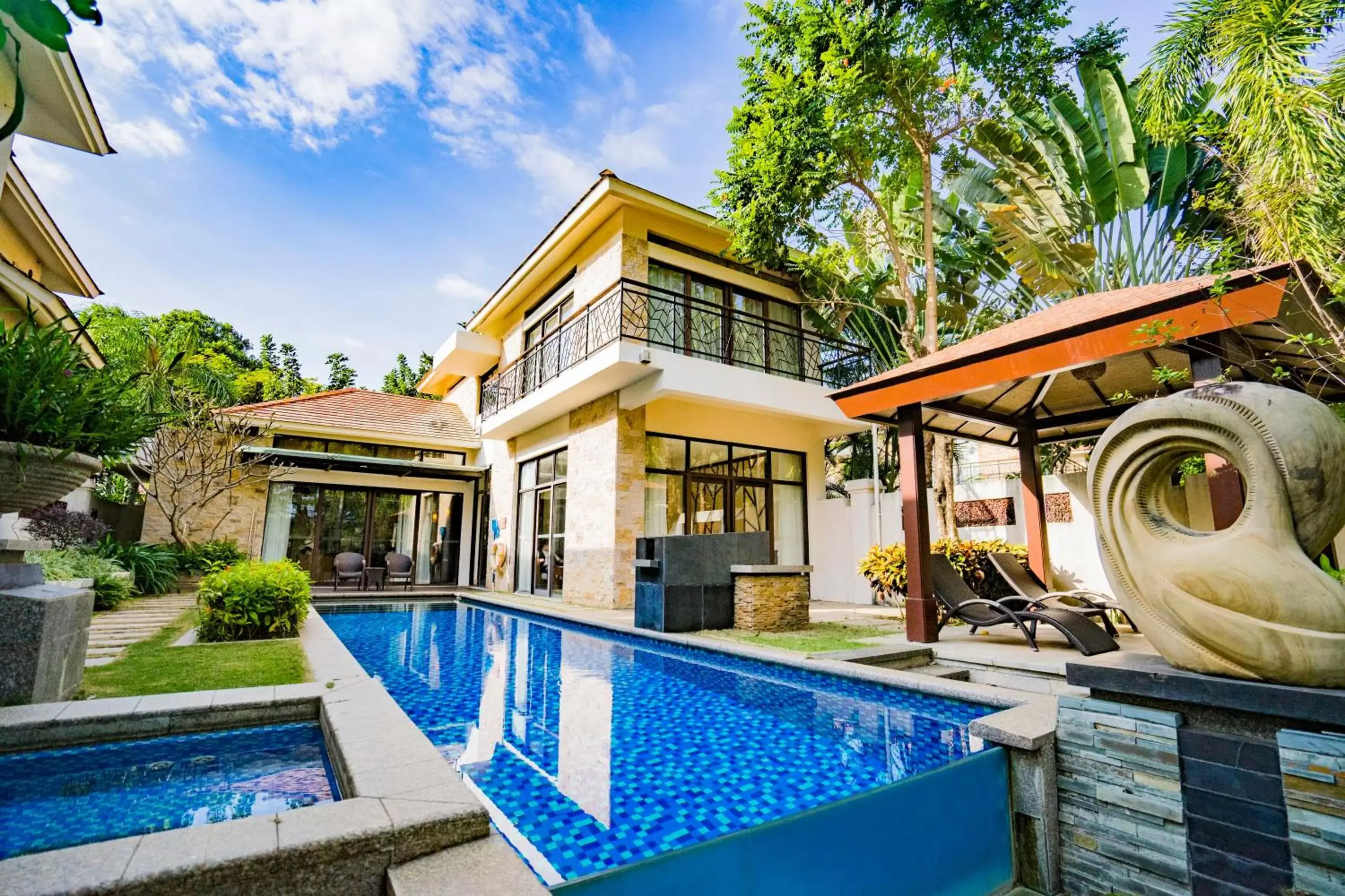 Property Building in Grand Metropark Villa Resort Sanya Yalong Bay
