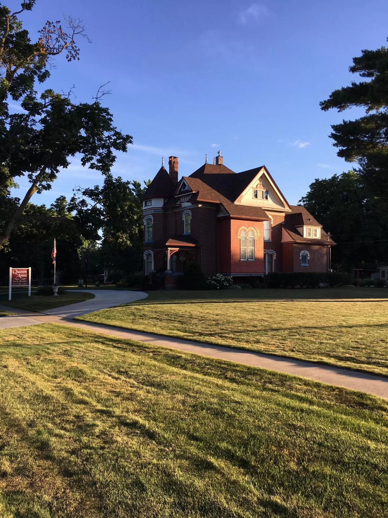 Facade/entrance, Property Building in Queen Anne Bed and Breakfast