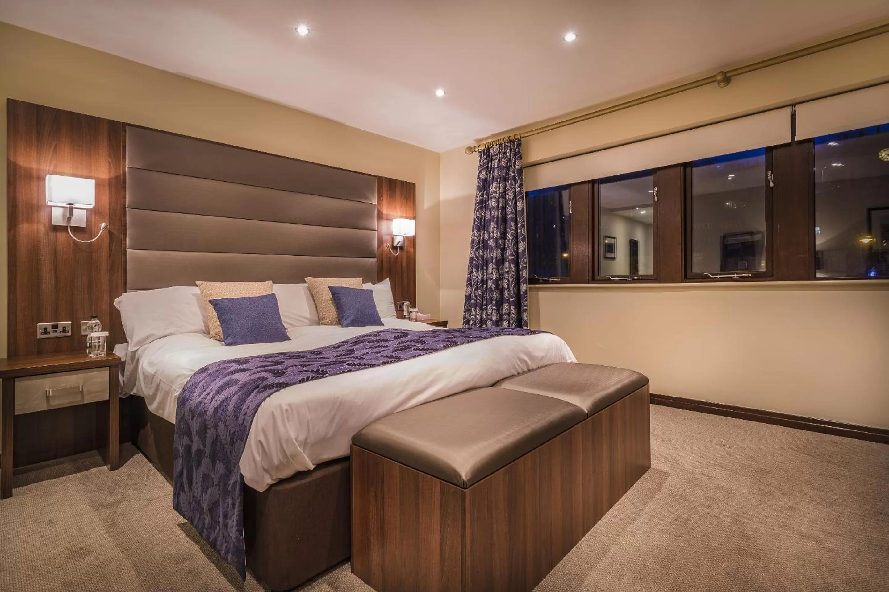 Bedroom, Bed in The Old Bridge Inn, Holmfirth, West Yorkshire - The Coaching Inn Group