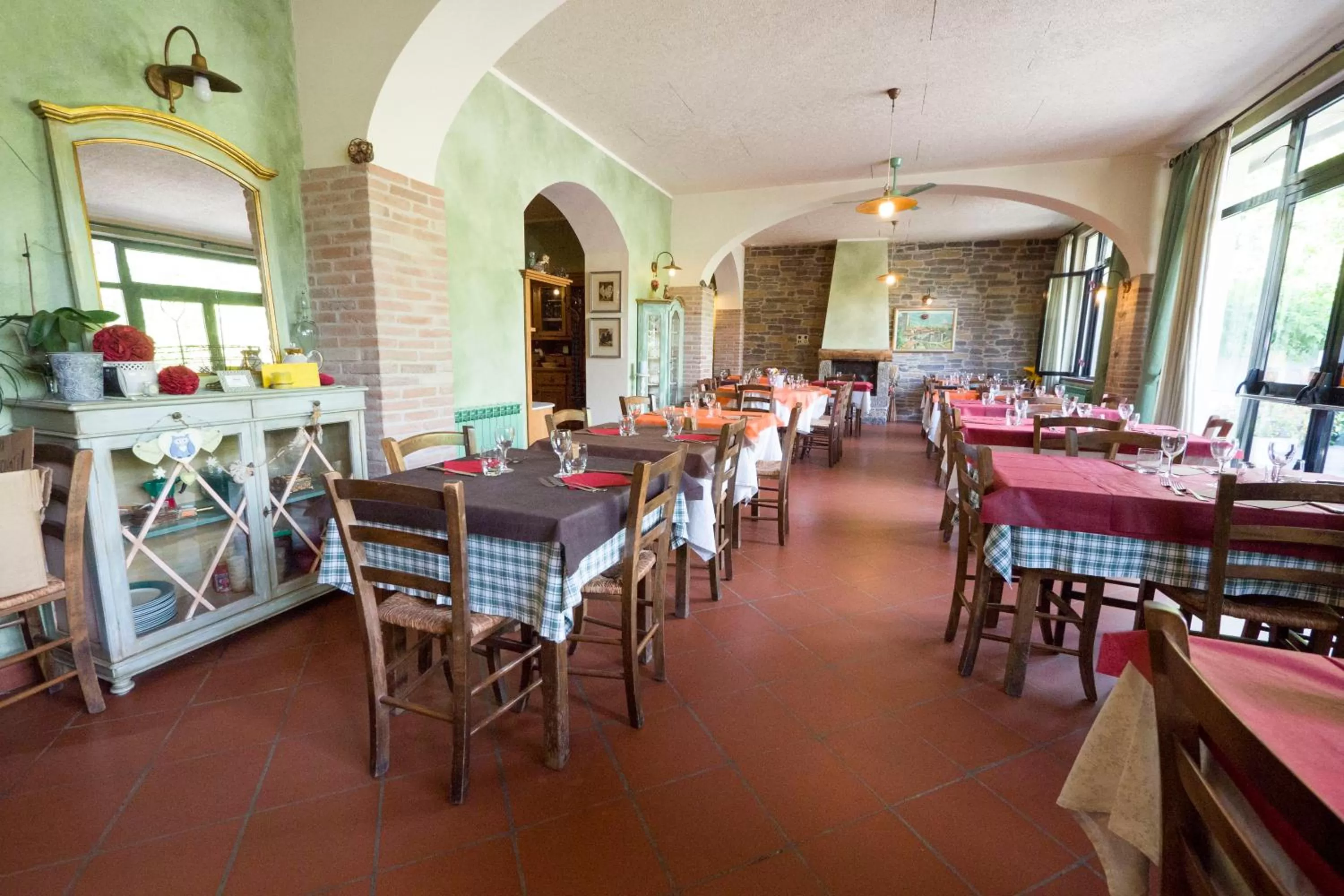 Restaurant/places to eat in Albergo Il Sicomoro