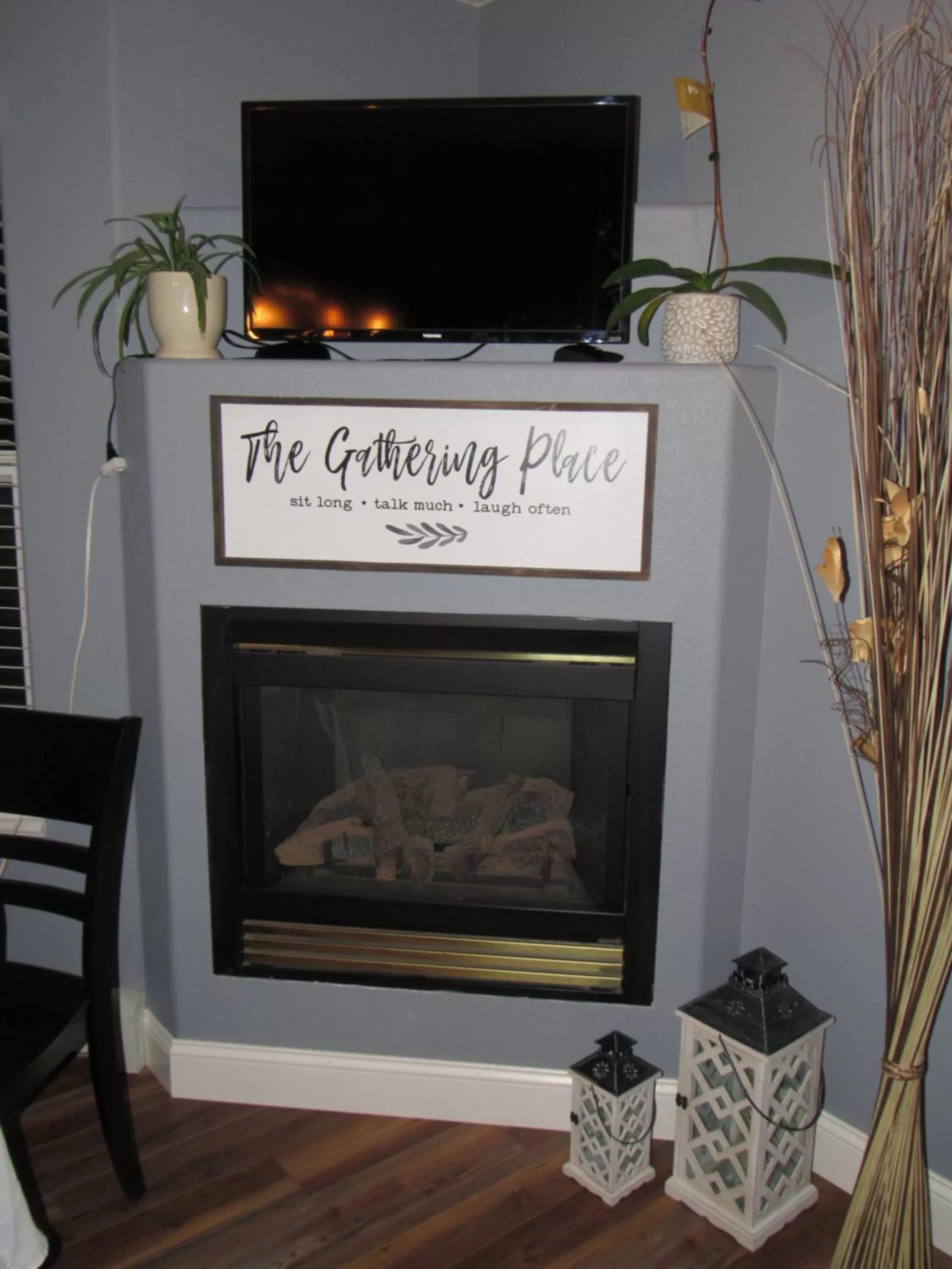 Dining area in Castle Creek Manor