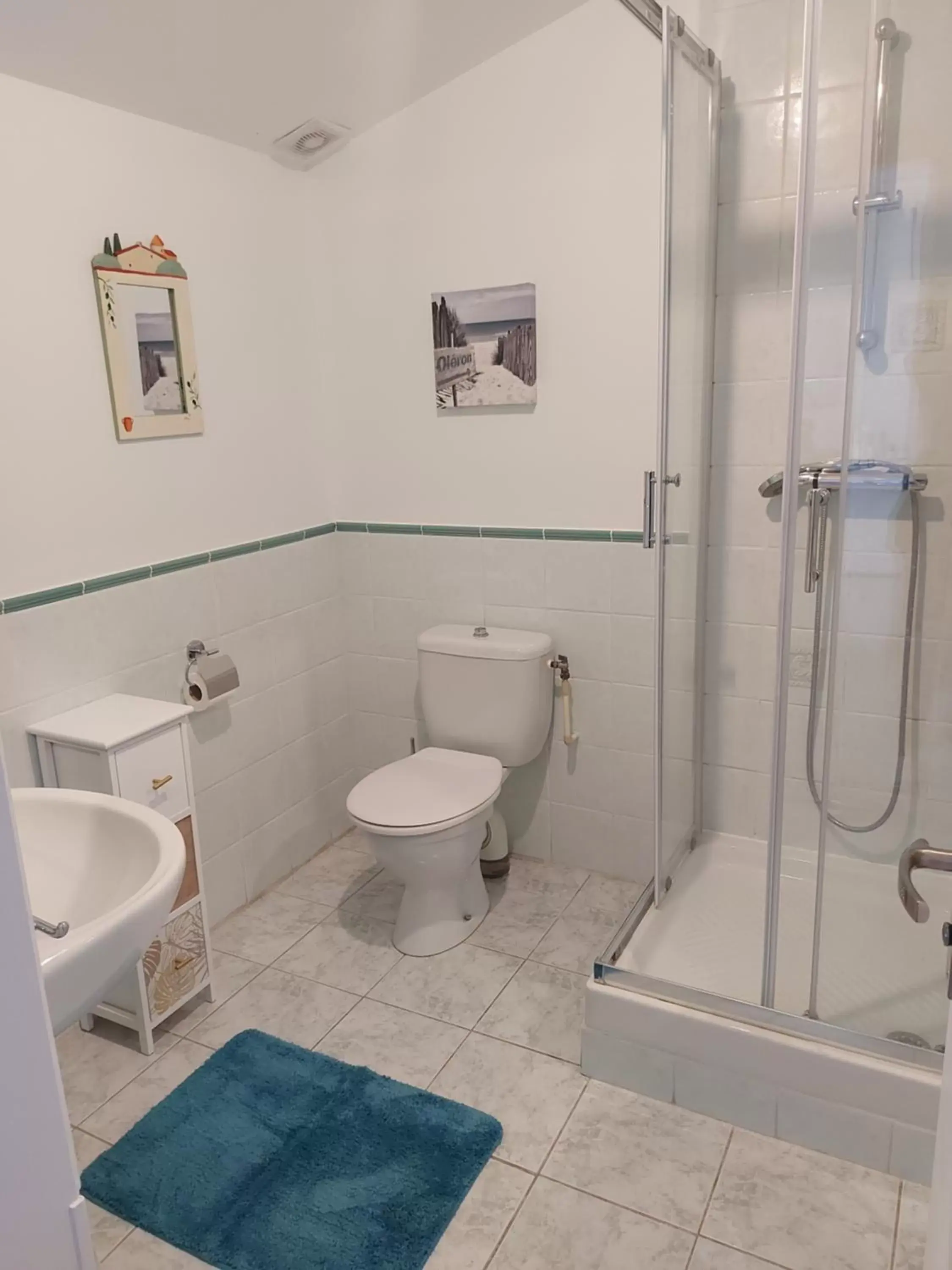 Bathroom in MOULIN DE MAUZAC
