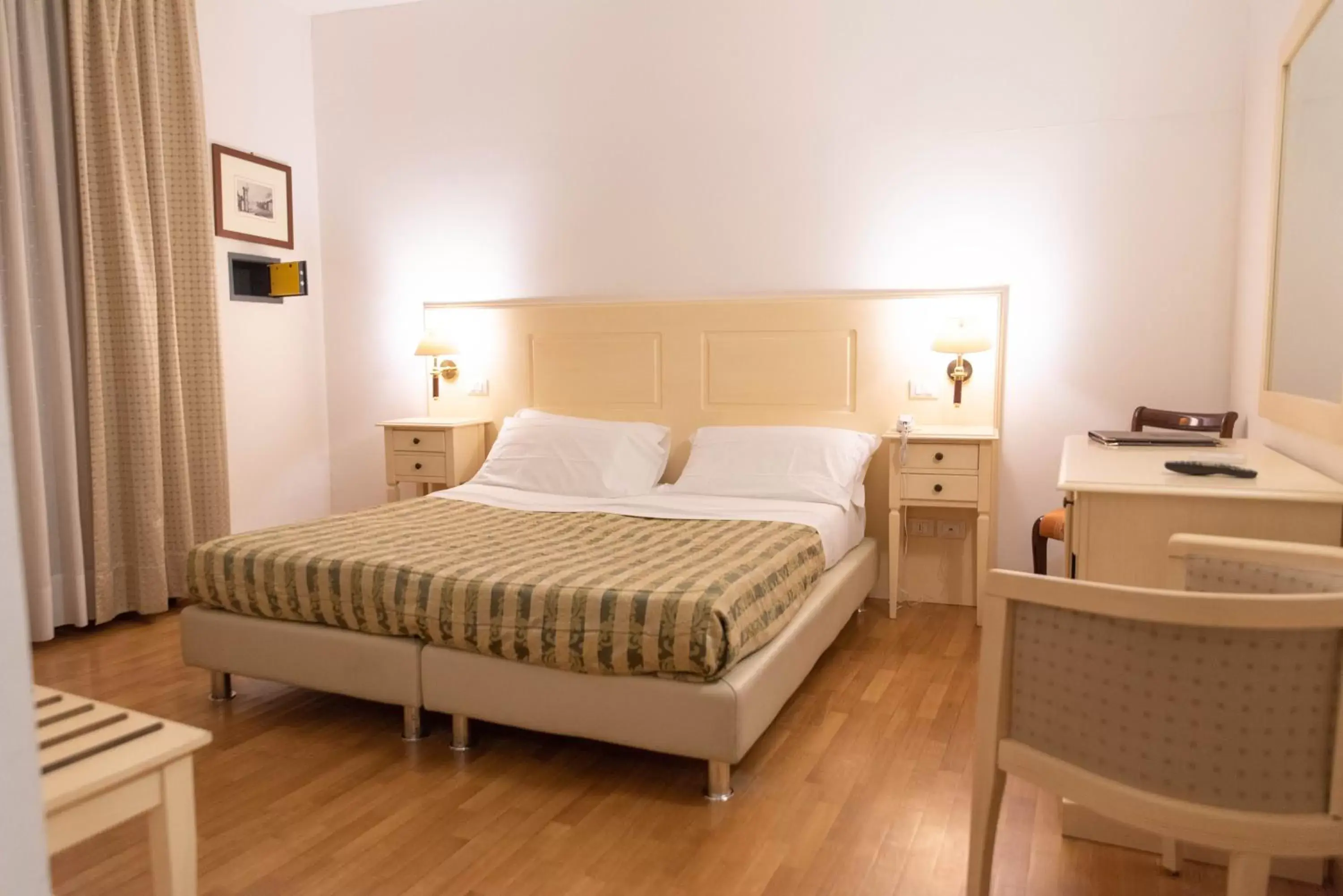 Bedroom, Bed in Grand Hotel Duomo