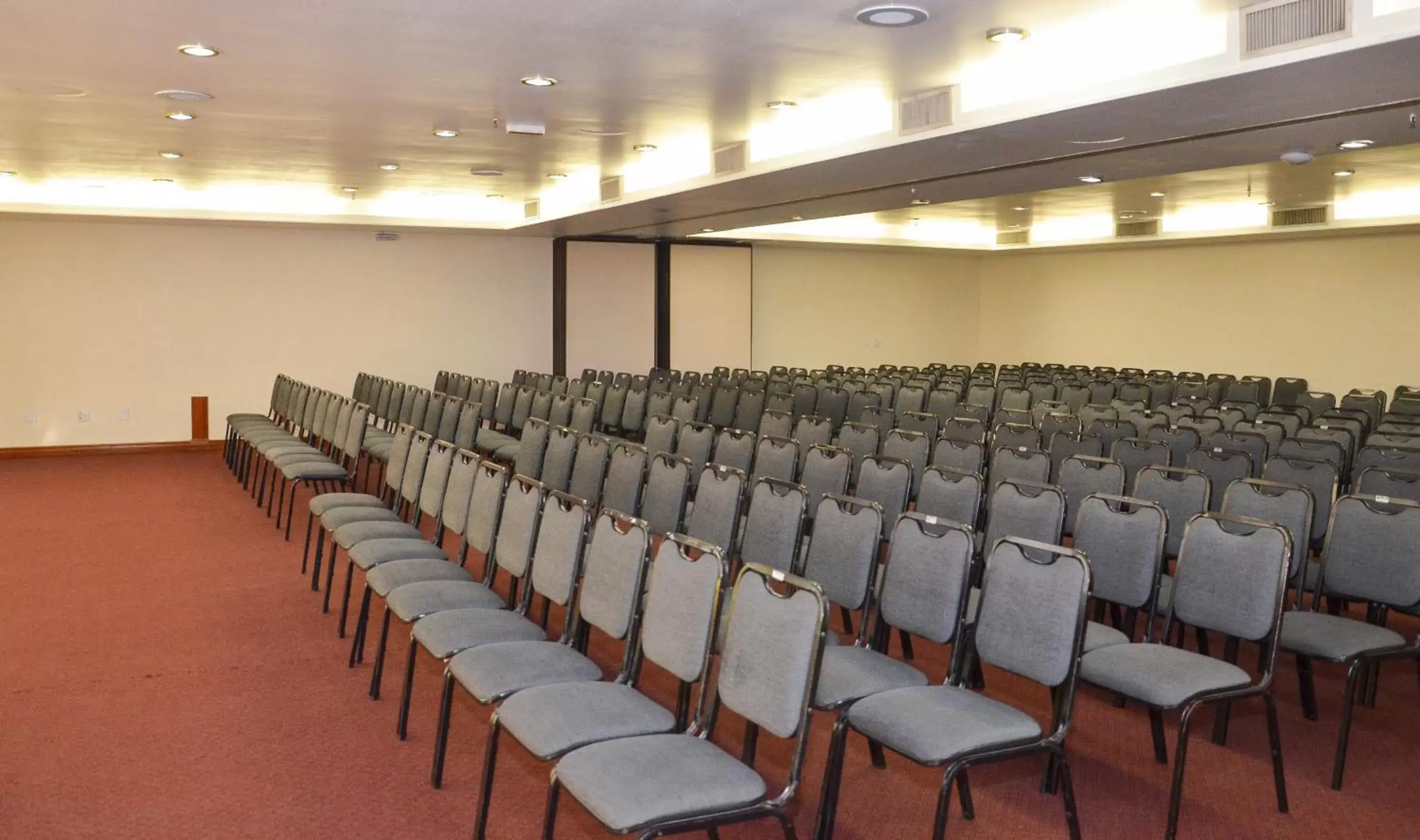 Meeting/conference room in Embaixador Hotel e Centro de Eventos