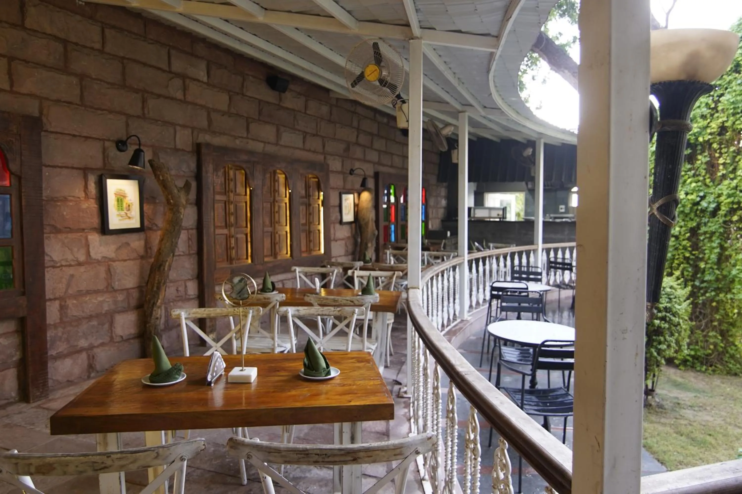 Restaurant/places to eat in Park Plaza Jodhpur