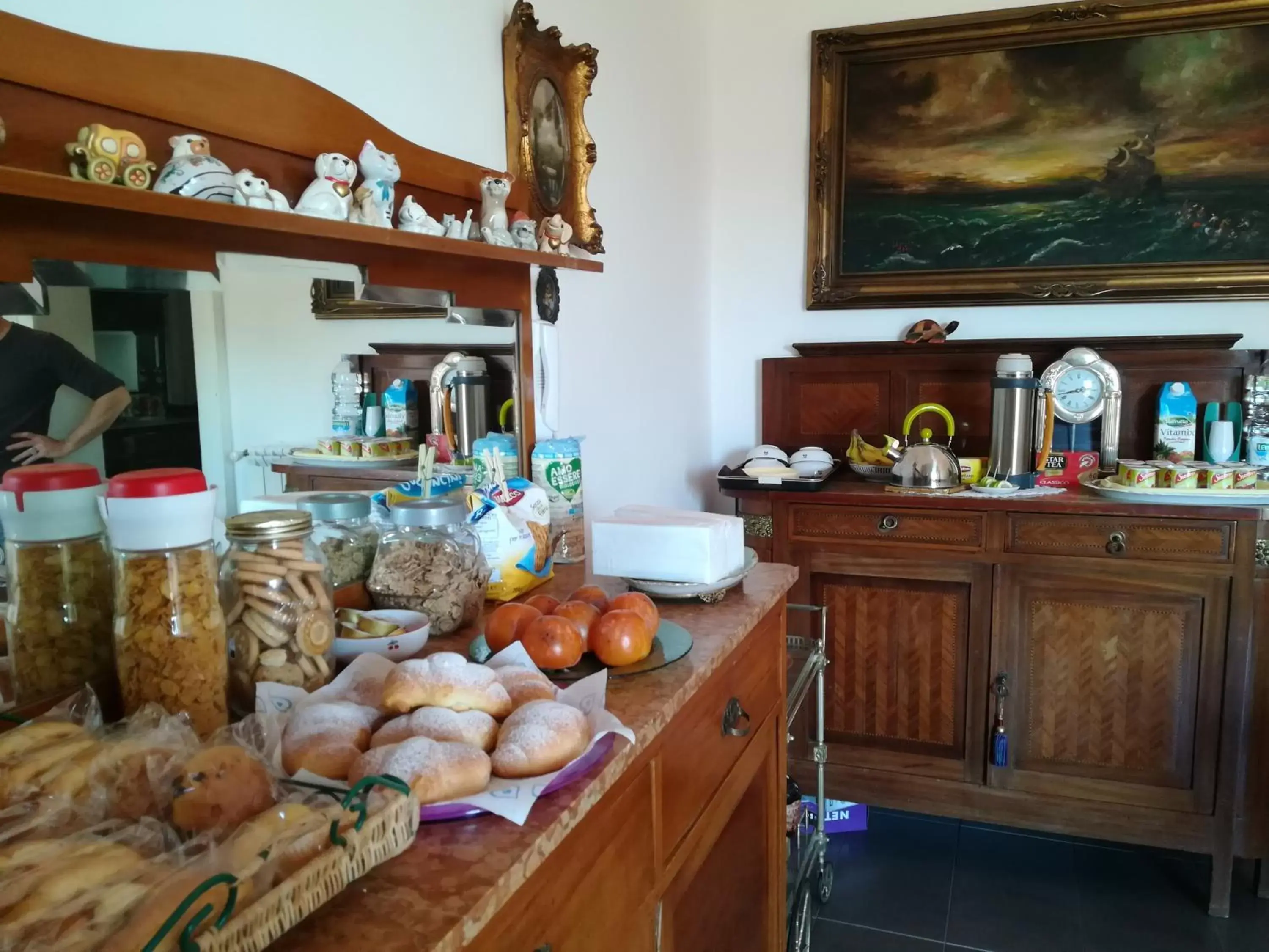 Buffet breakfast, Kitchen/Kitchenette in B&B Villa Lidia