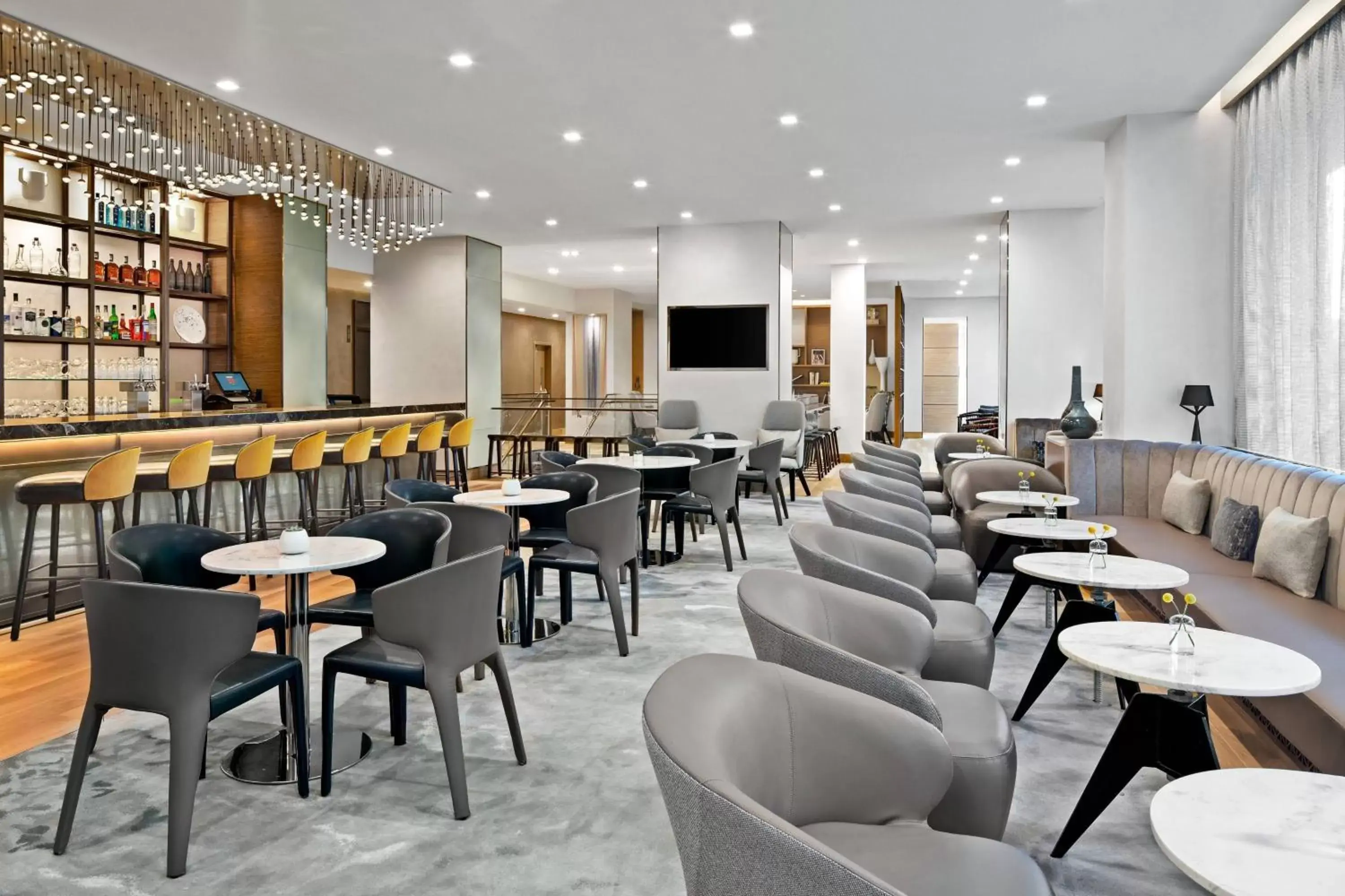 Kitchen or kitchenette, Lounge/Bar in AC Hotel by Marriott Bozeman Downtown