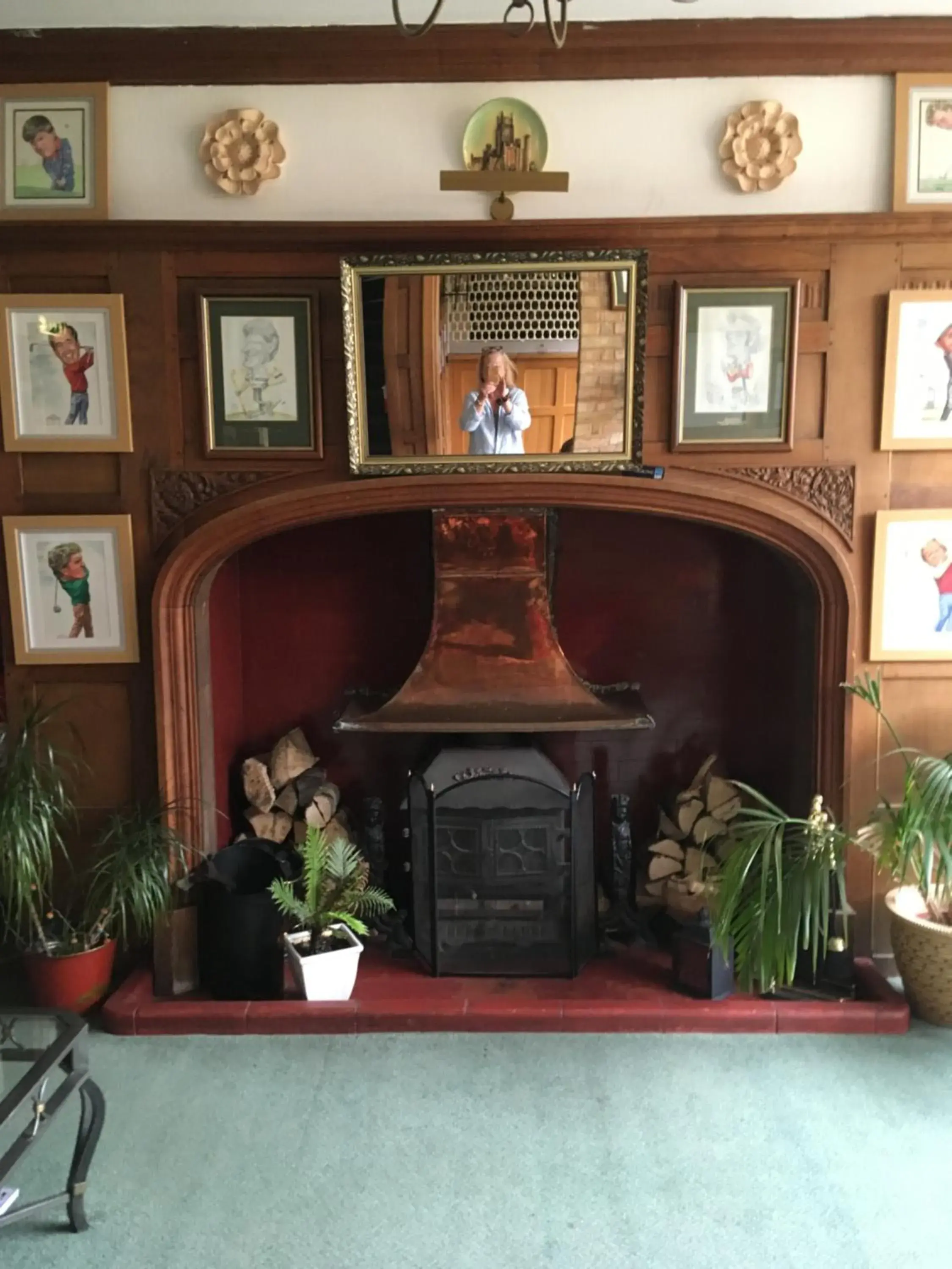 Communal lounge/ TV room in The Nyton Guesthouse