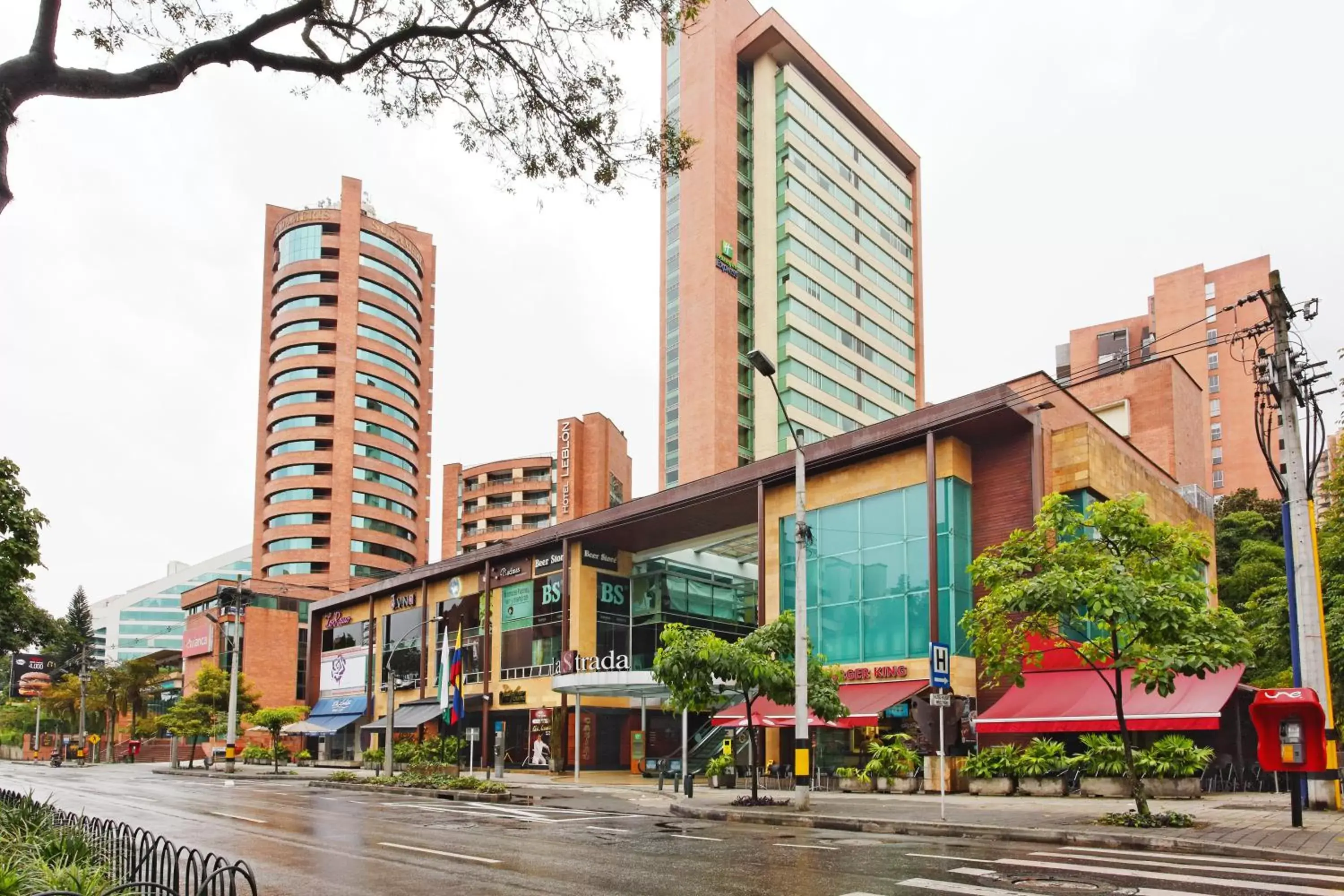 Property building in Hotel Holiday Inn Express & Suites Medellin, an IHG Hotel