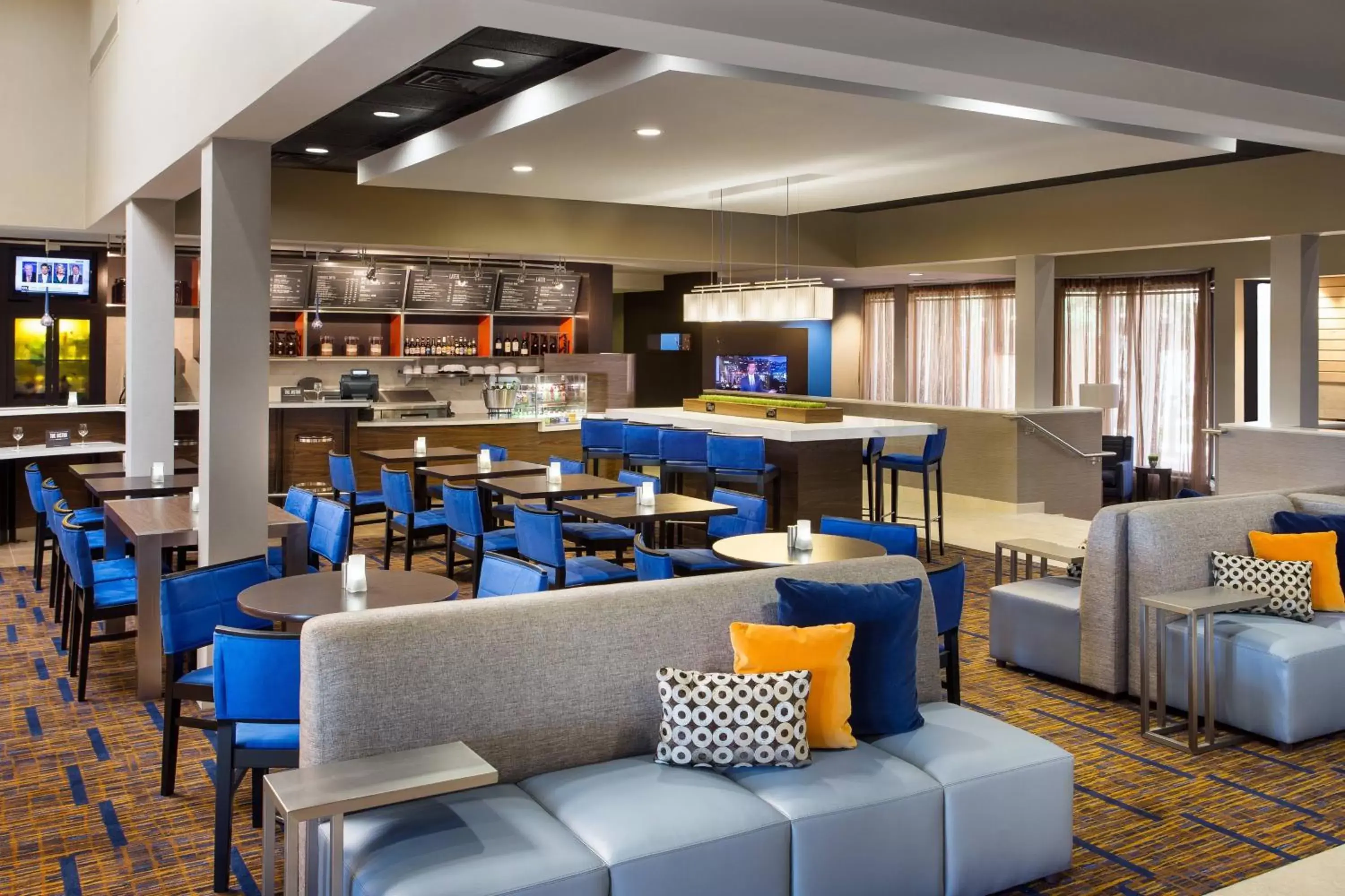 Restaurant/places to eat, Lounge/Bar in Courtyard by Marriott Phoenix North