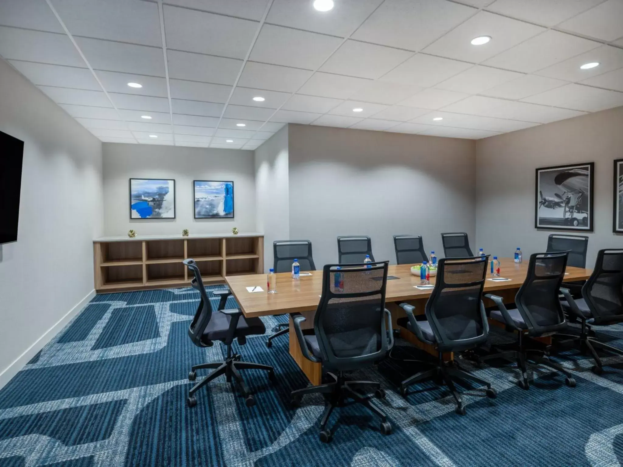 Meeting/conference room in Holiday Inn Chicago O'Hare - Rosemont by IHG Meeting/conference room in Holiday Inn Chicago O'Hare - Rosemont by IHG