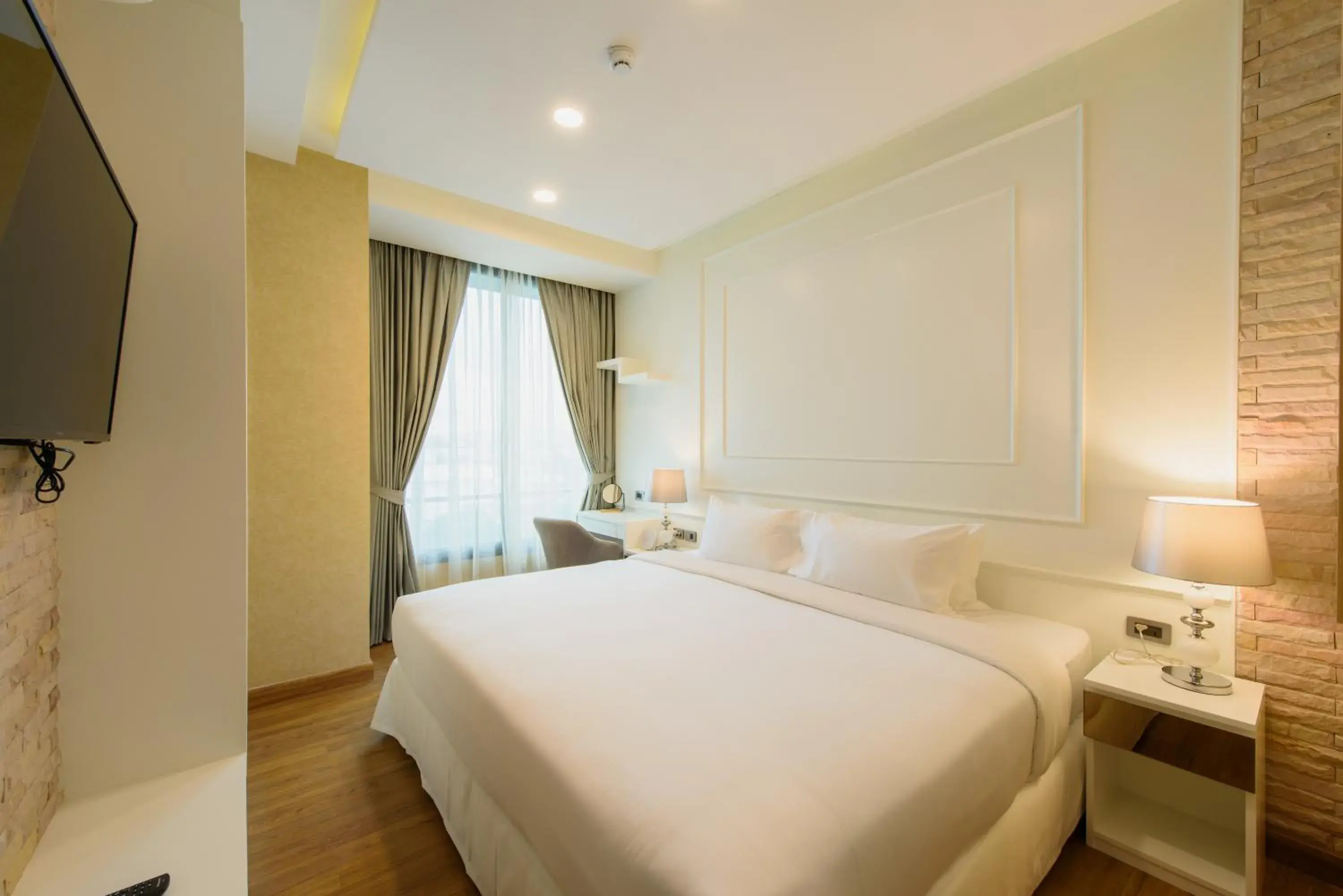 Bed in Parc Borough City Resort -SHA Extra Plus